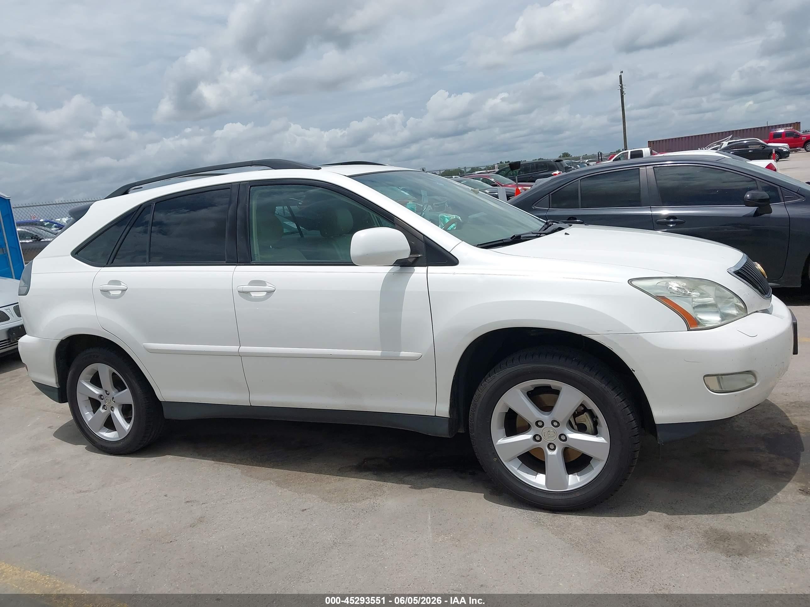 2005 Lexus Rx 330   White vin: 2T2GA31U75C040325