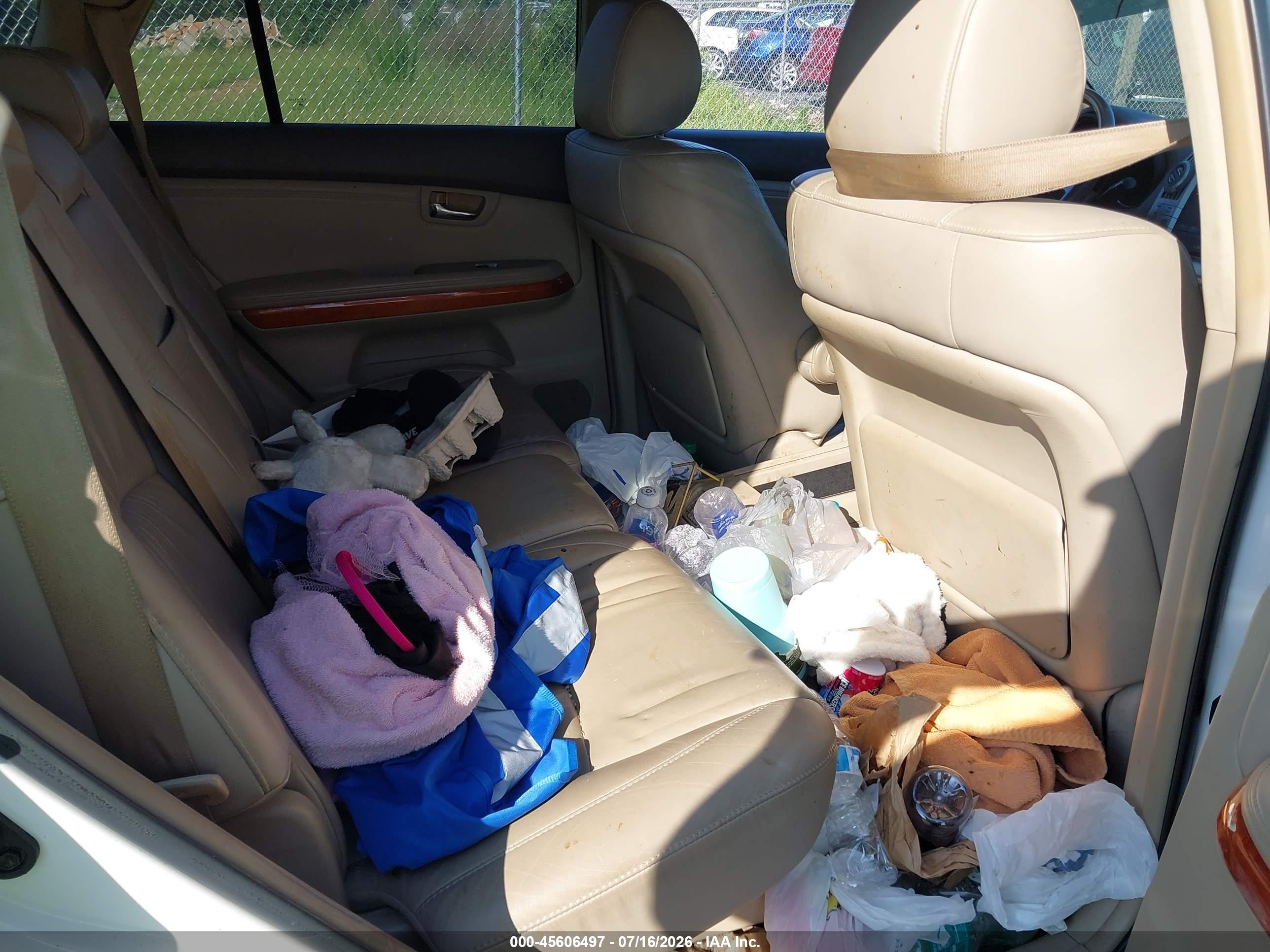 2005 Lexus Rx 330   White vin: 2T2GA31U95C019962