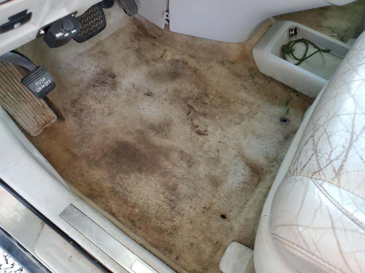 2004 Lexus Rx 330 Silver vin: 2T2GA31UX4C014073 Damage: Left Front Carpet, Stained, Permanent