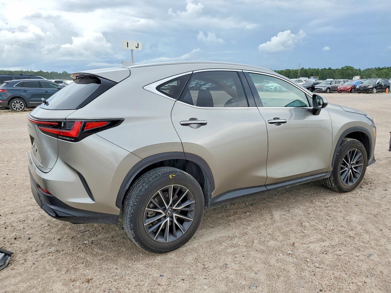 2023 Lexus Nx 350 Silver vin: 2T2GGCEZ0PC023678