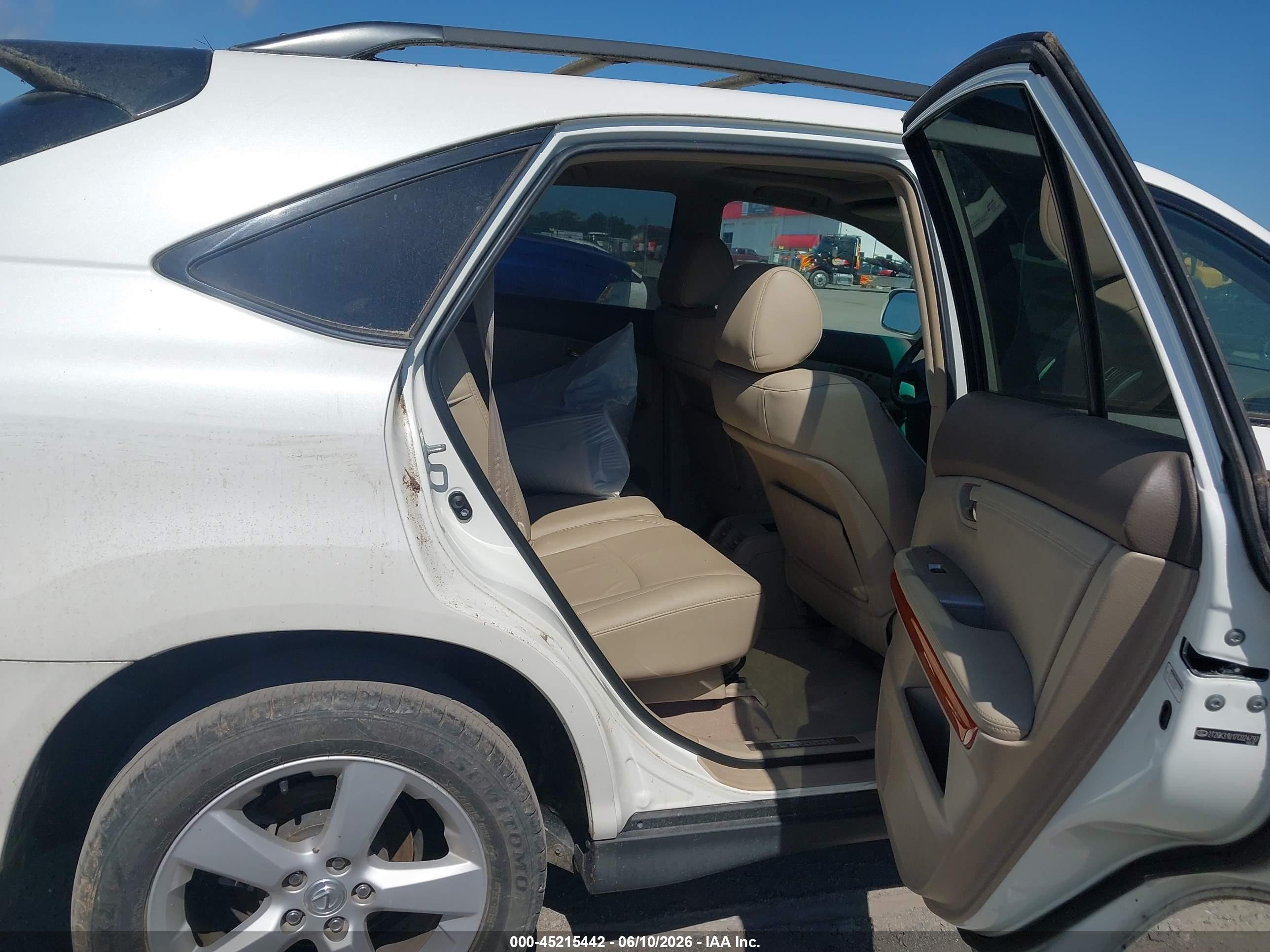 2007 Lexus Rx 350   White vin: 2T2GK31U17C024797