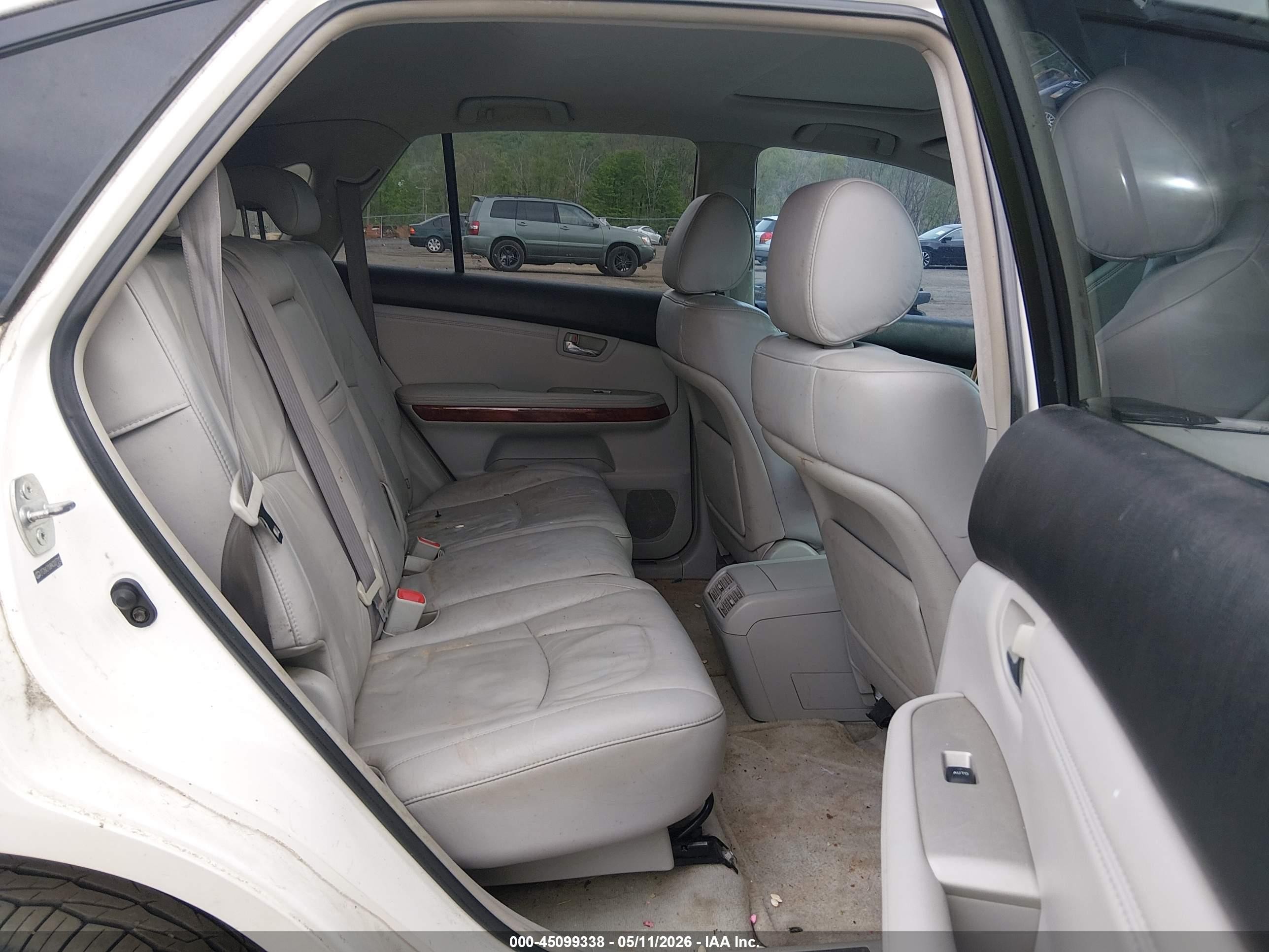 2004 Lexus Rx 330   White vin: 2T2HA31U84C027313