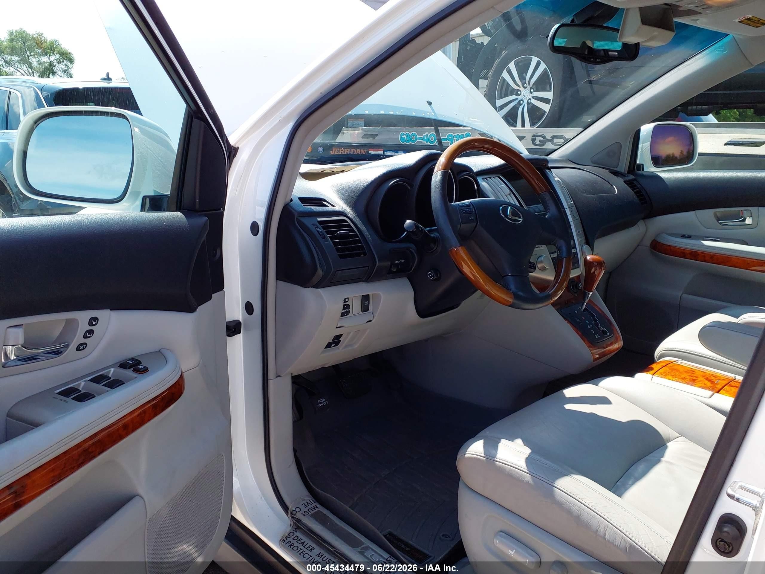 2004 Lexus Rx 330   White vin: 2T2HA31U94C015364