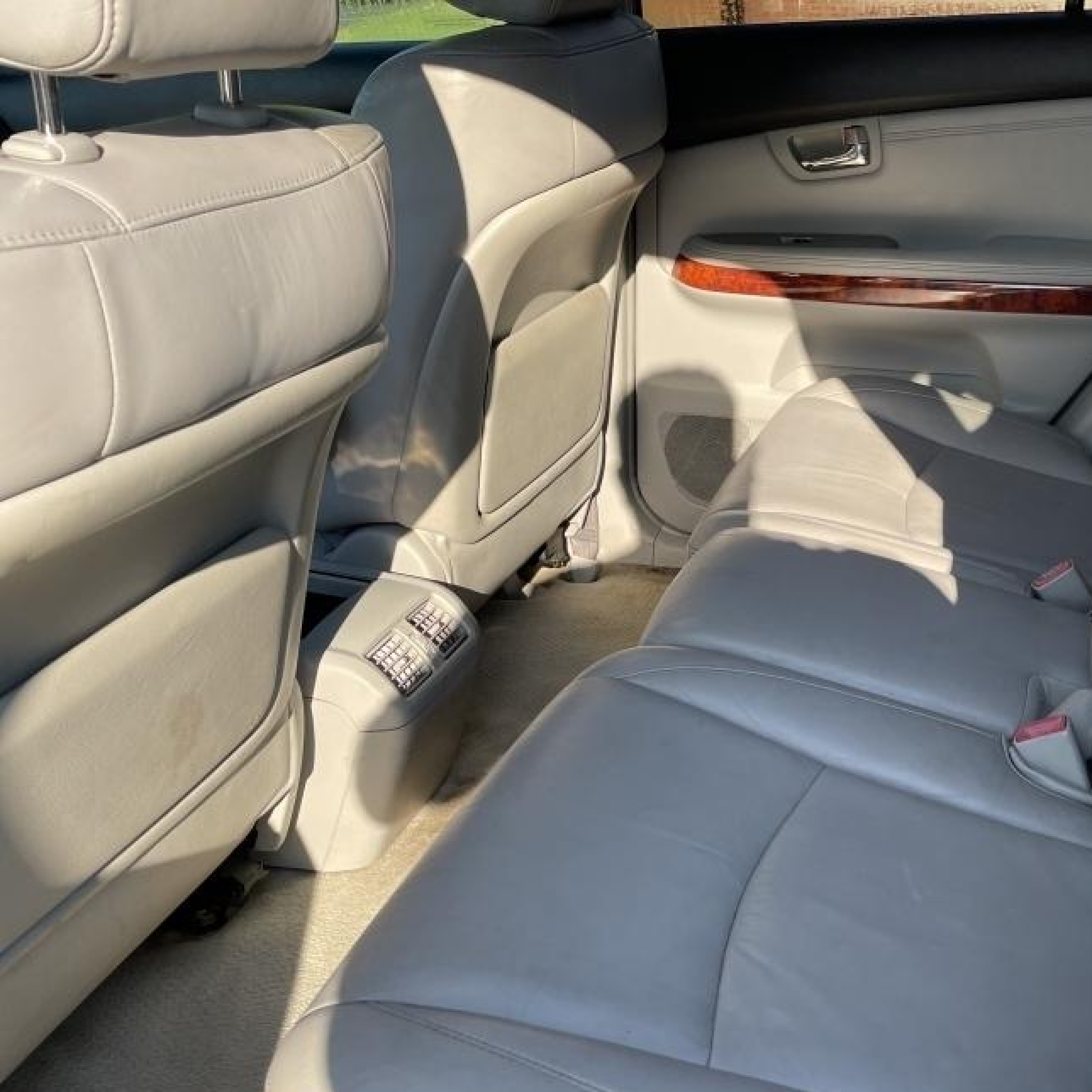 2005 Lexus Rx 330   White vin: 2T2HA31U95C074397