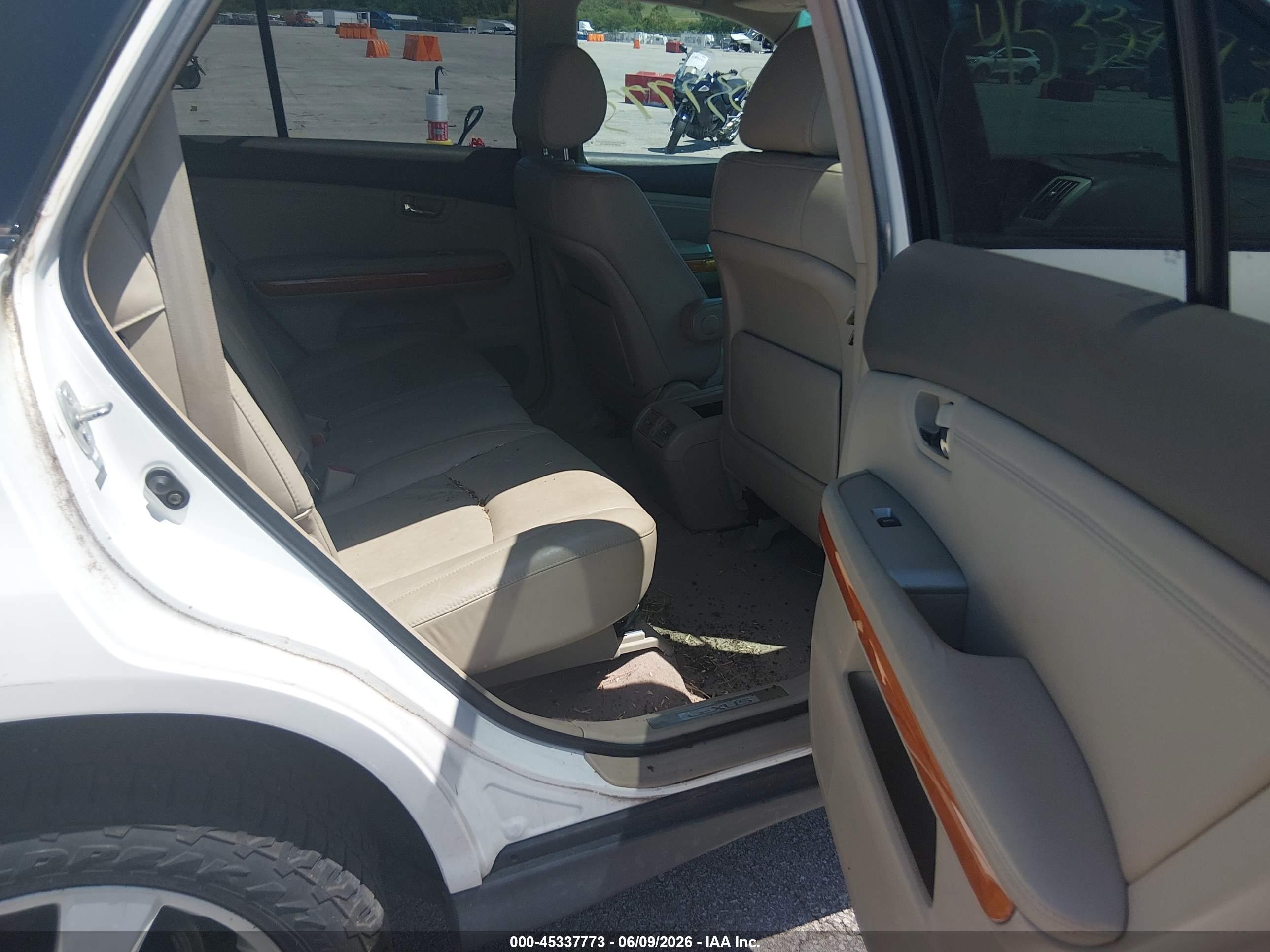 2006 Lexus Rx 330   White vin: 2T2HA31U96C106850