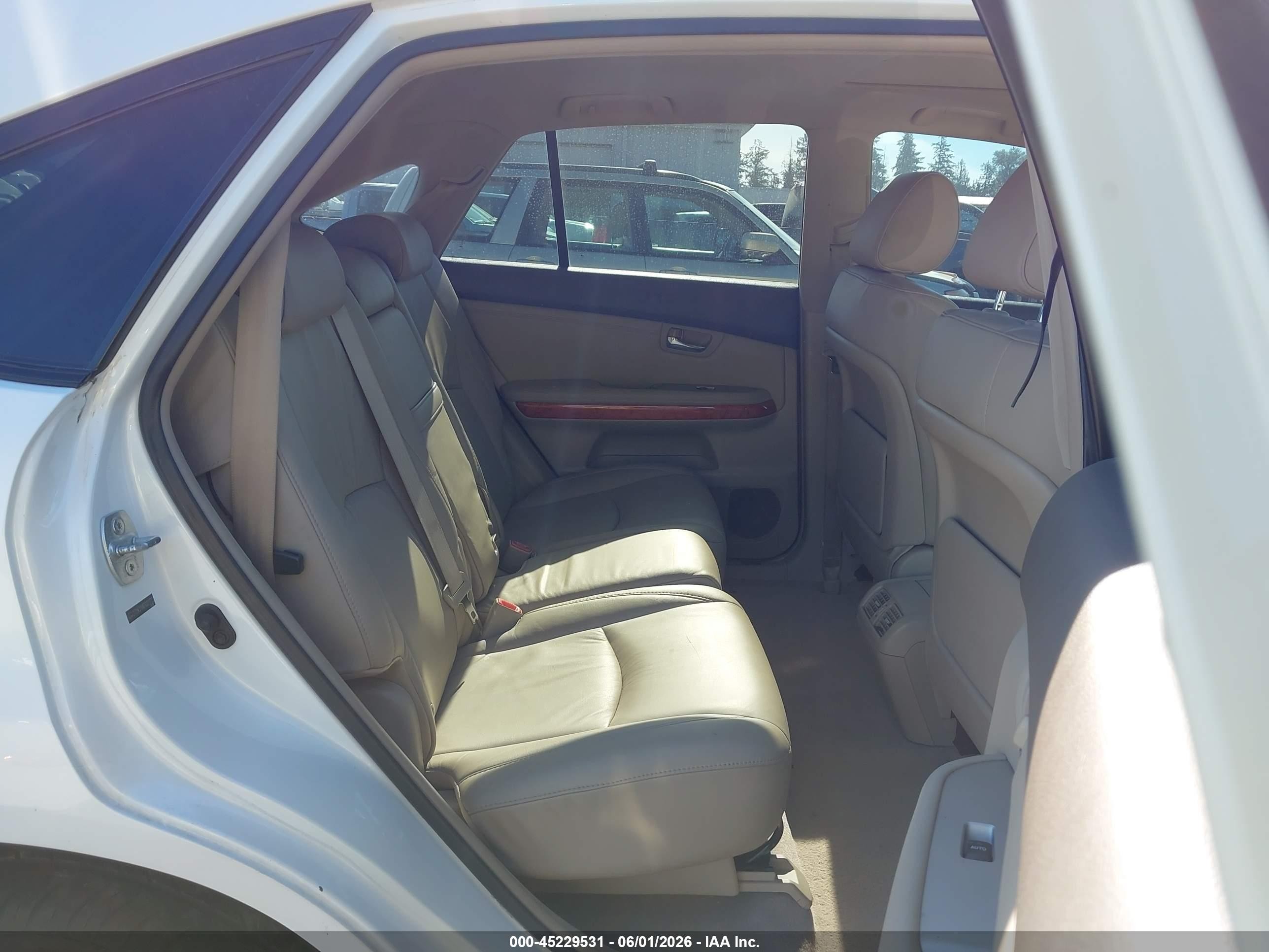2007 Lexus Rx 350   White vin: 2T2HK31U67C021723