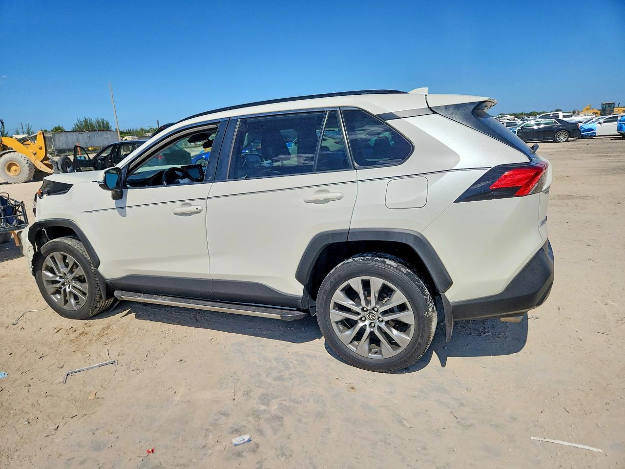 2022 Toyota Rav4 Xle Premium White vin: 2T3A1RFV0NW303498