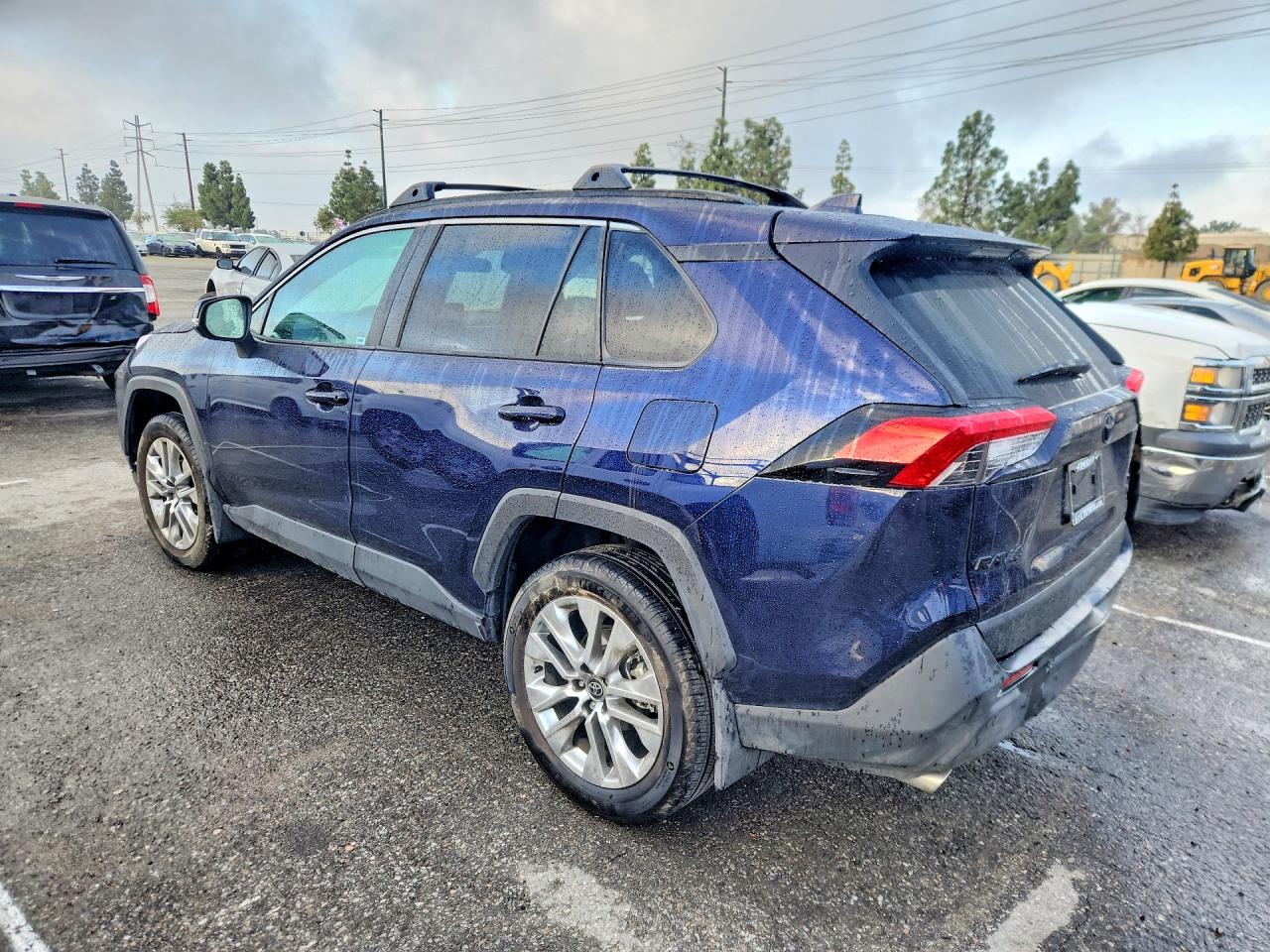 2025 Toyota Rav4 Xle Premium Blue vin: 2T3A1RFV0SW573407