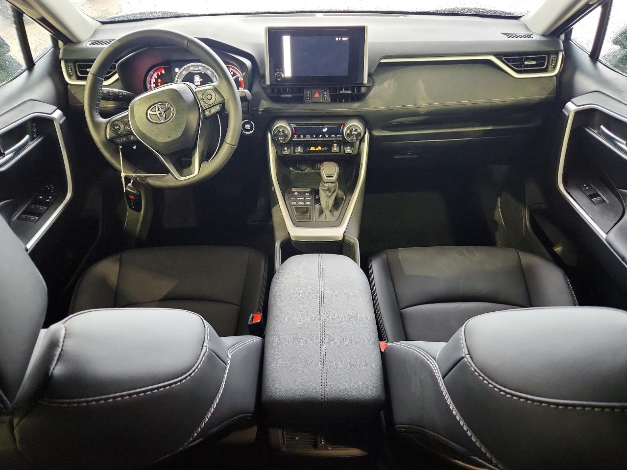 2025 Toyota Rav4 Xle Premium Silver vin: 2T3A1RFV0SW624551