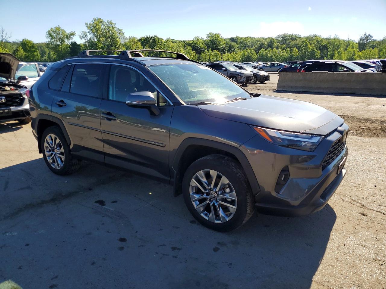 2024 Toyota Rav4 Xle Premium Gray vin: 2T3A1RFV1RC452493