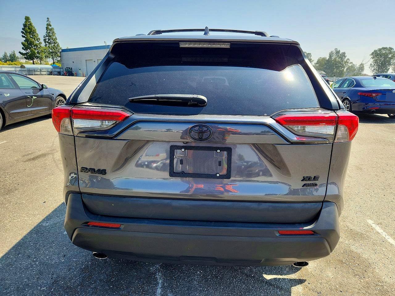 2023 Toyota Rav4 Xle Premium Серый vin: 2T3A1RFV3PW345246