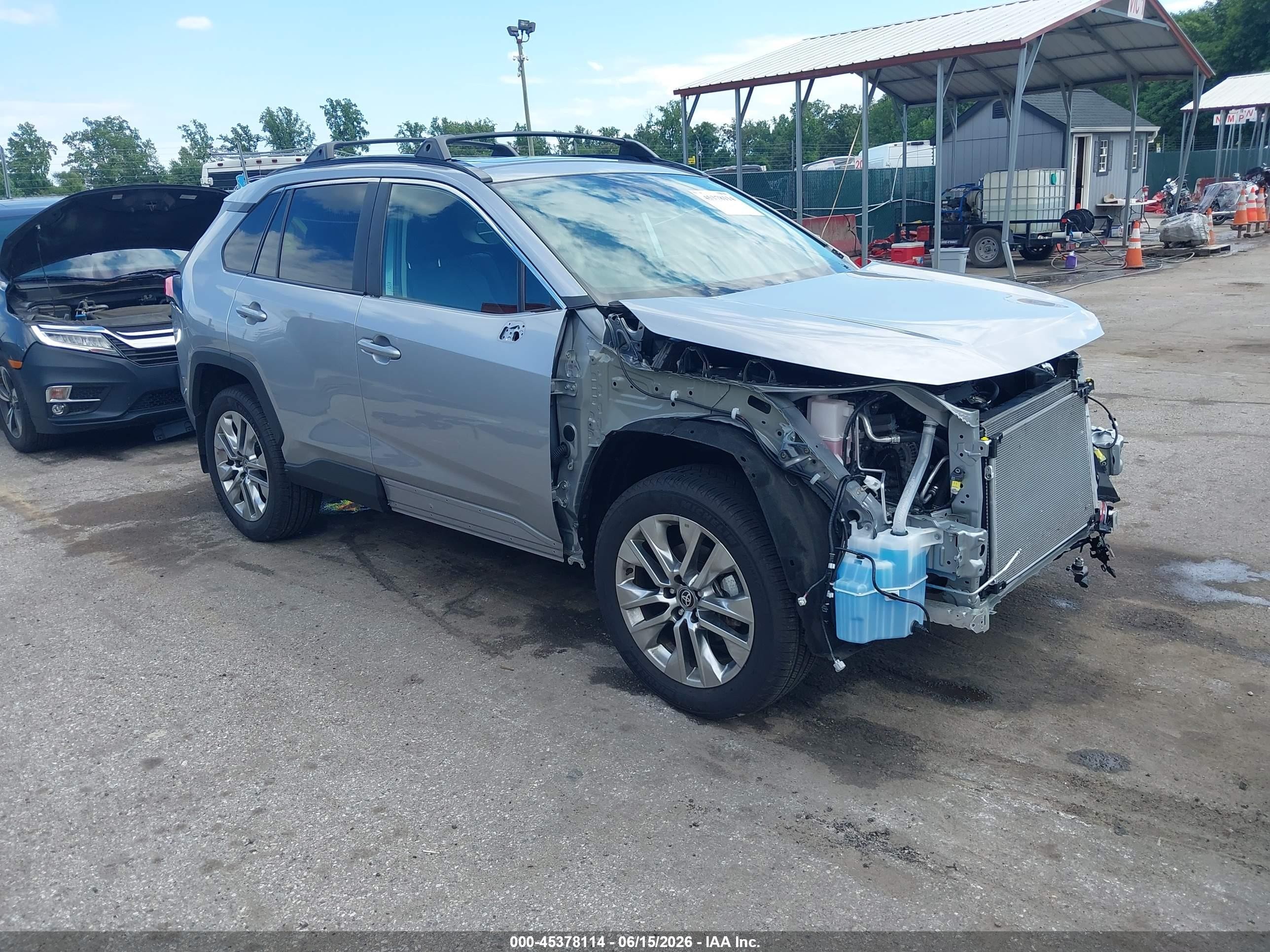 2025 Toyota Rav4 Xle Premium Silver vin: 2T3A1RFV3SC544095
