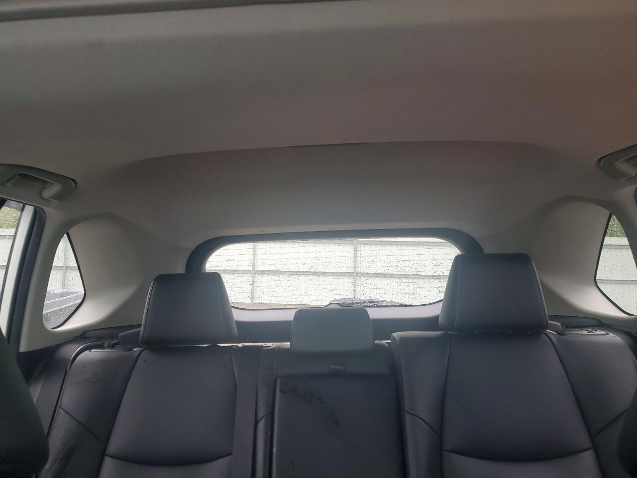 2019 Toyota Rav4 Xle Premium White vin: 2T3A1RFV5KC038915