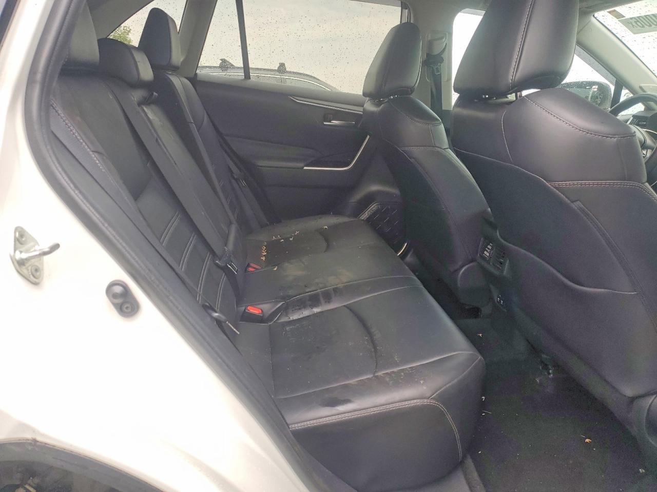 2019 Toyota Rav4 Xle Premium White vin: 2T3A1RFV5KC038915
