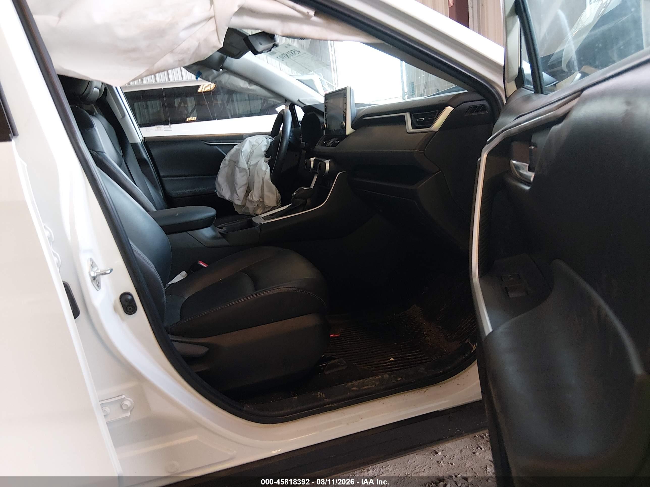 2022 Toyota Rav4 Xle Premium Белый vin: 2T3A1RFV6NW274377