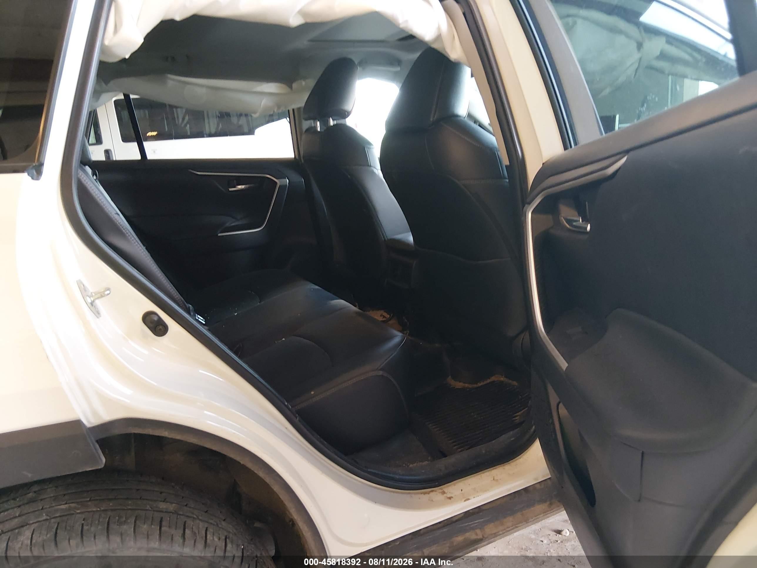 2022 Toyota Rav4 Xle Premium Белый vin: 2T3A1RFV6NW274377