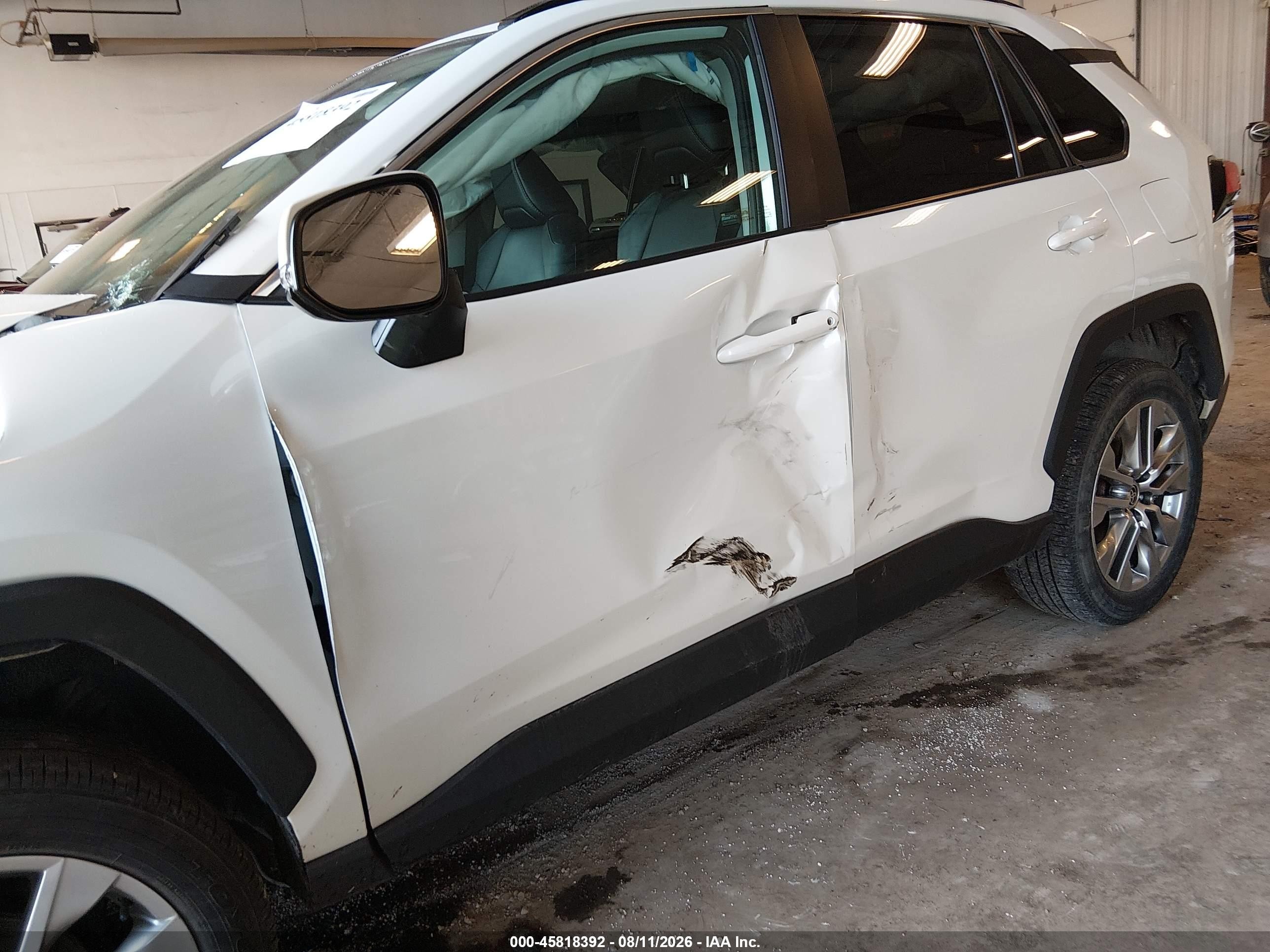 2022 Toyota Rav4 Xle Premium Белый vin: 2T3A1RFV6NW274377