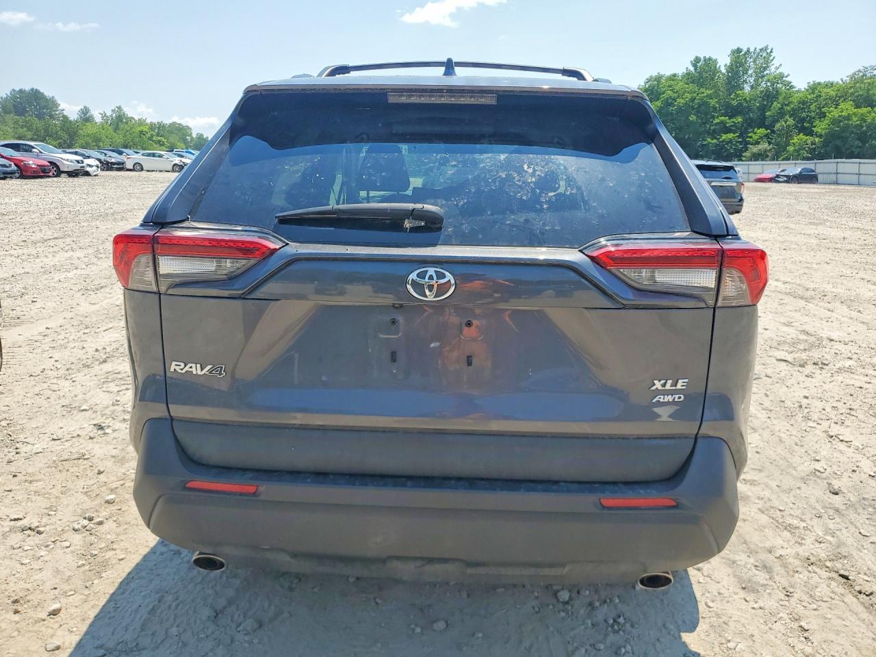 2024 Toyota Rav4 Xle Premium Gray vin: 2T3A1RFV6RC401054