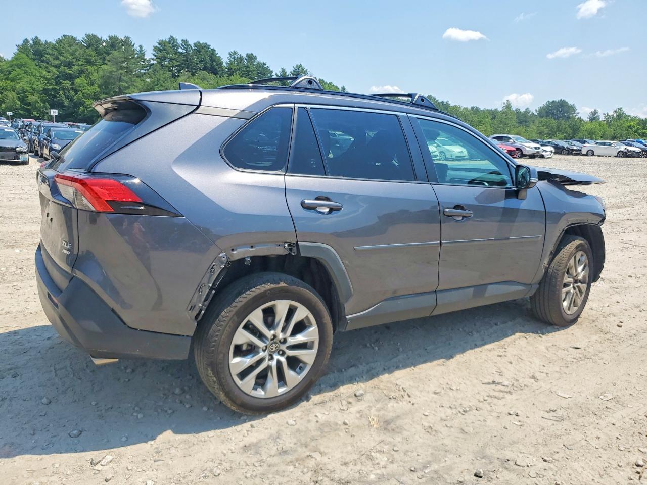 2024 Toyota Rav4 Xle Premium Gray vin: 2T3A1RFV6RC401054