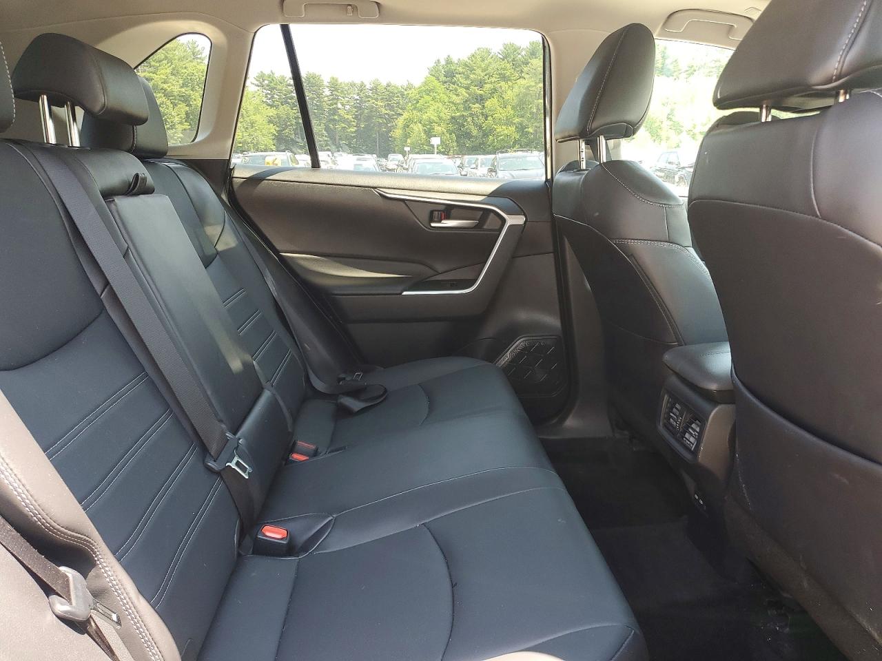 2024 Toyota Rav4 Xle Premium Gray vin: 2T3A1RFV6RC401054