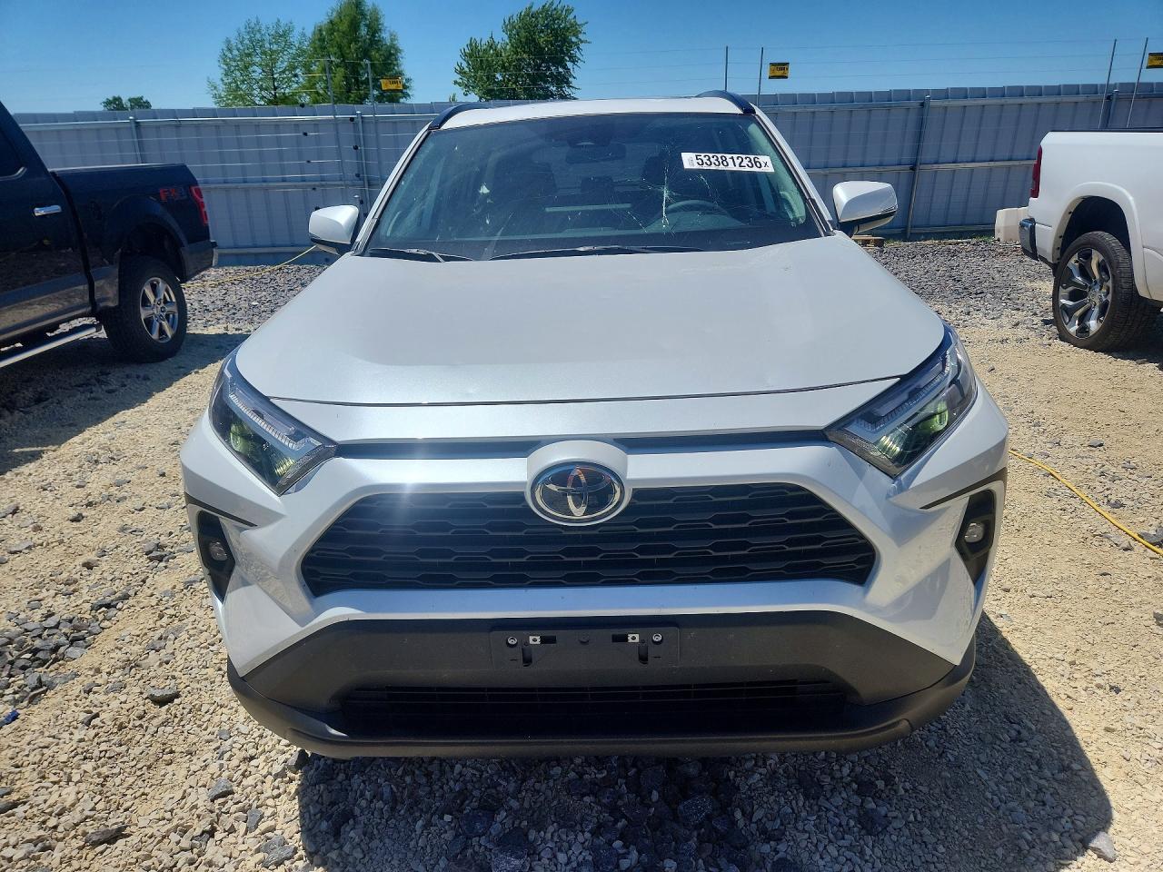 2025 Toyota Rav4 Xle Premium White vin: 2T3A1RFV6SW607866