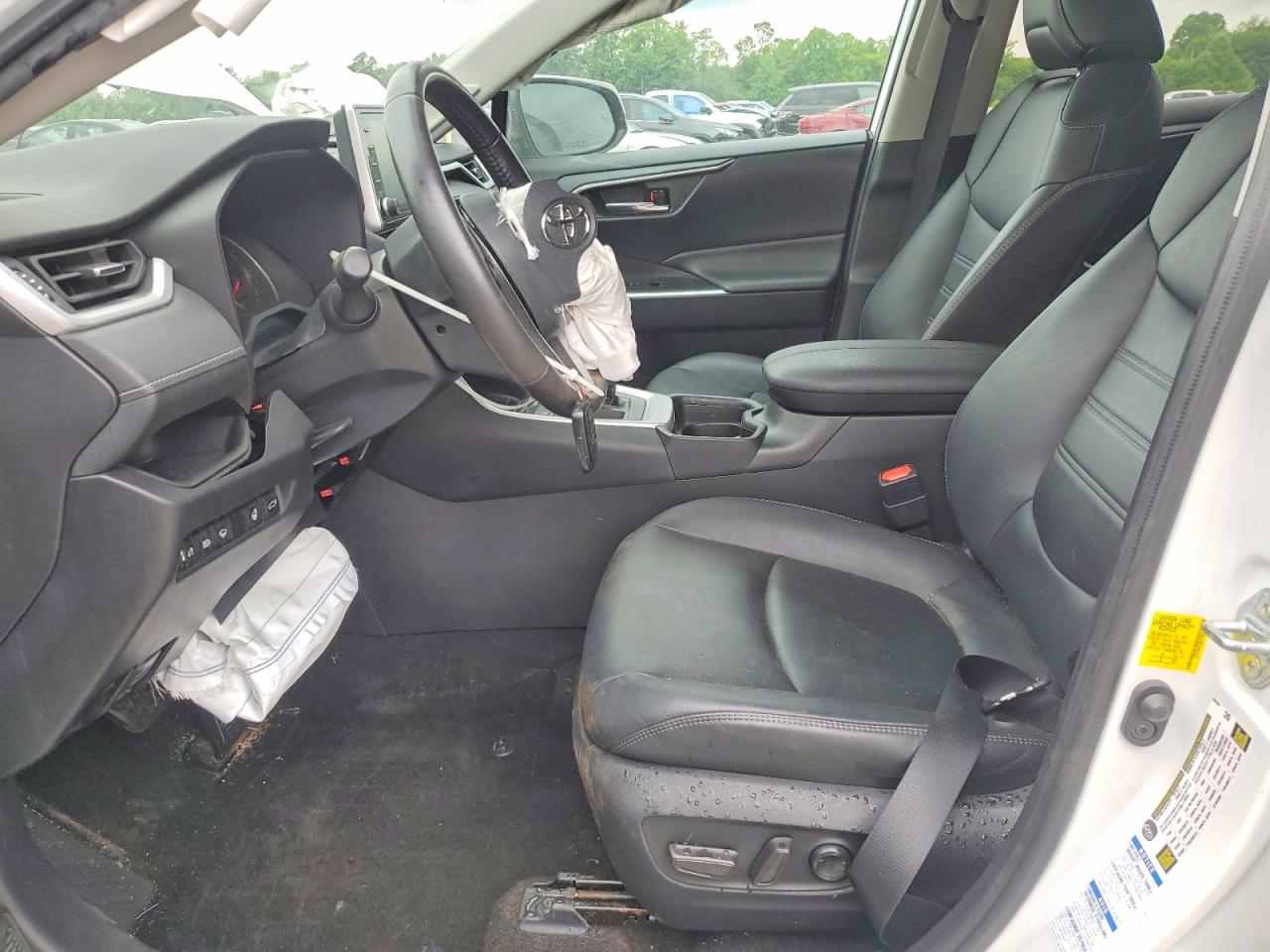 2021 Toyota Rav4 Xle Premium White vin: 2T3A1RFV7MW170009