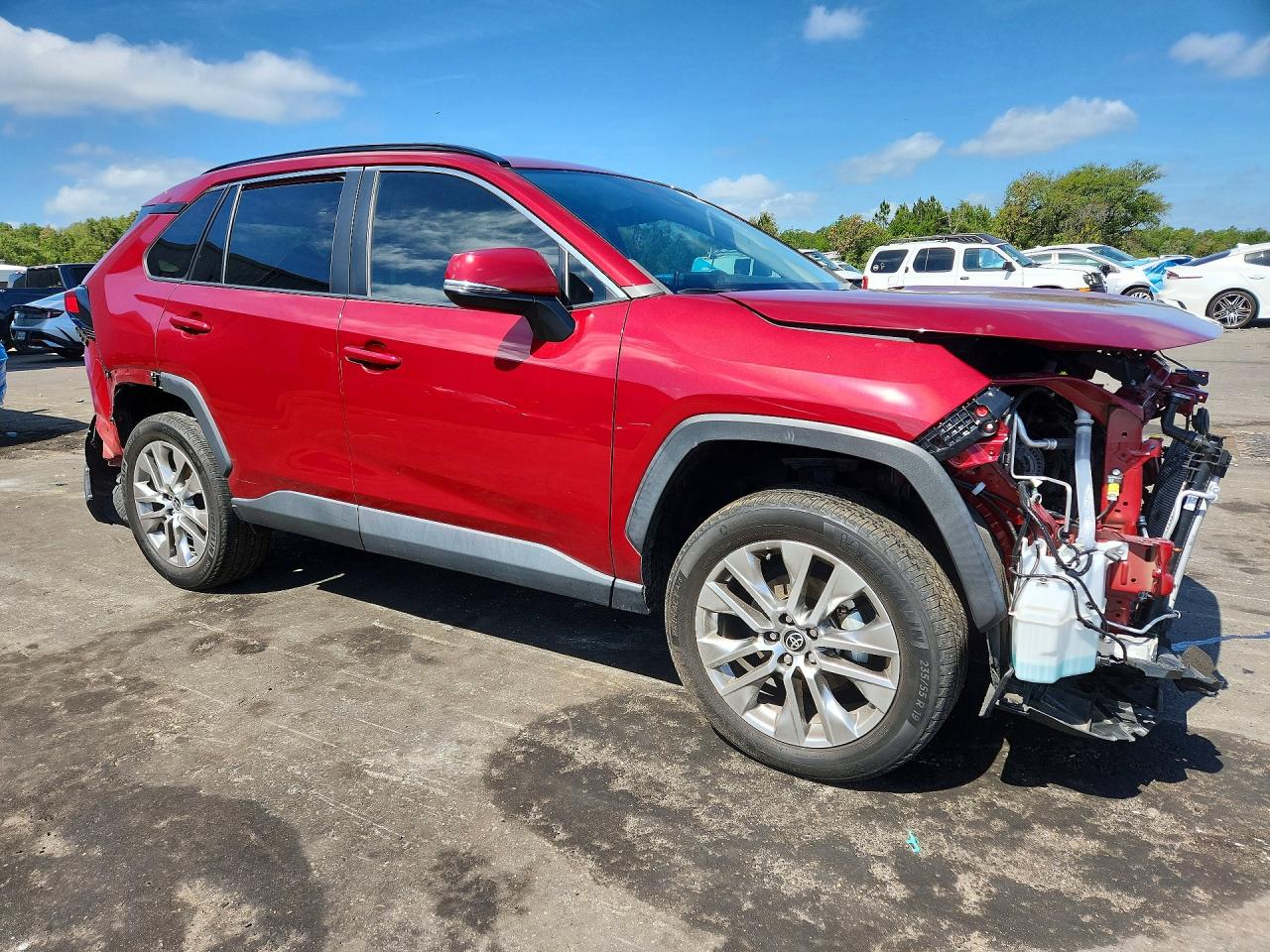 2022 Toyota Rav4 Xle Premium Red vin: 2T3A1RFV7NW262819