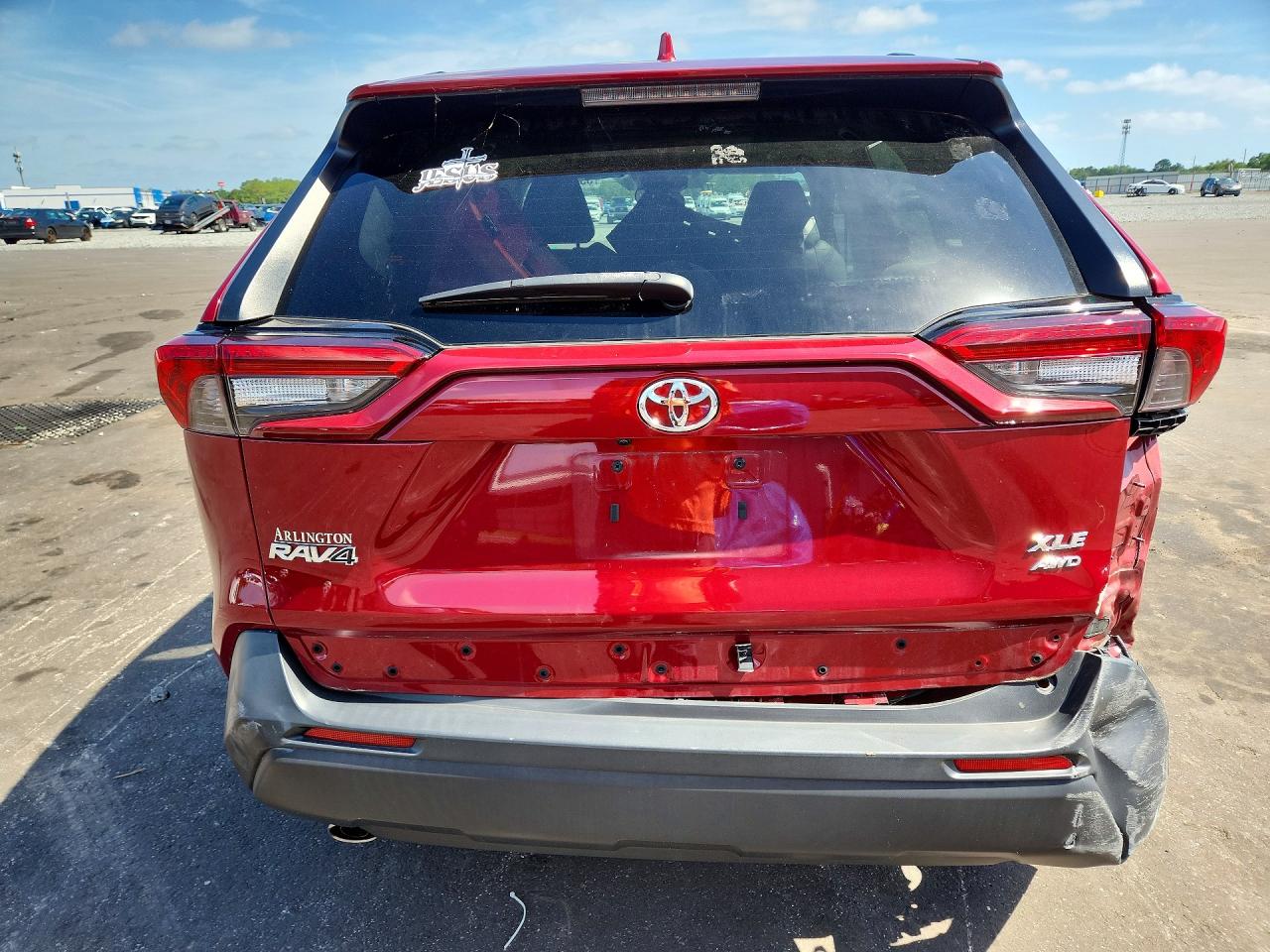 2022 Toyota Rav4 Xle Premium Red vin: 2T3A1RFV7NW262819