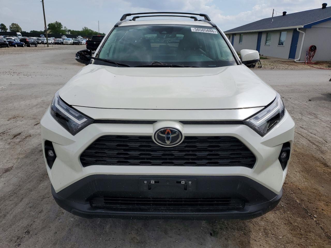 2022 Toyota Rav4 Xle Premium White vin: 2T3A1RFV8NW323241