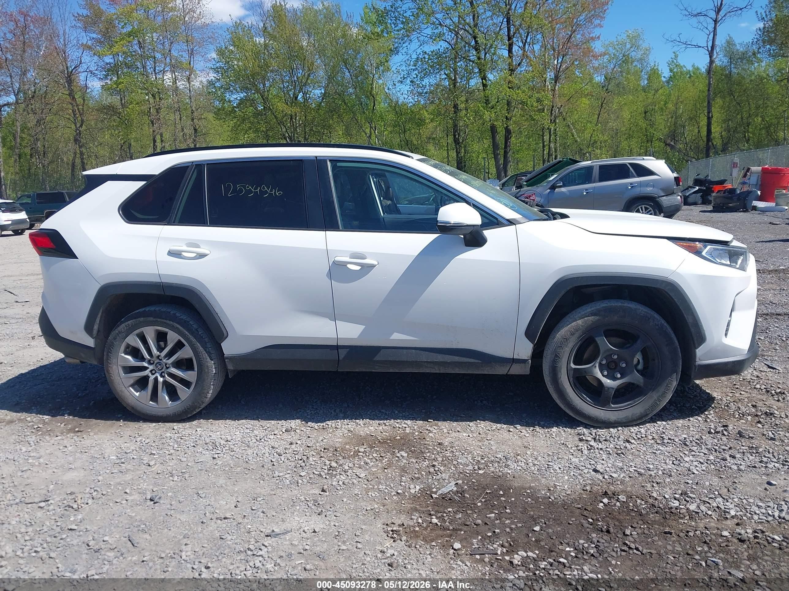 2020 Toyota Rav4 Xle Premium Белый vin: 2T3A1RFVXLW089004
