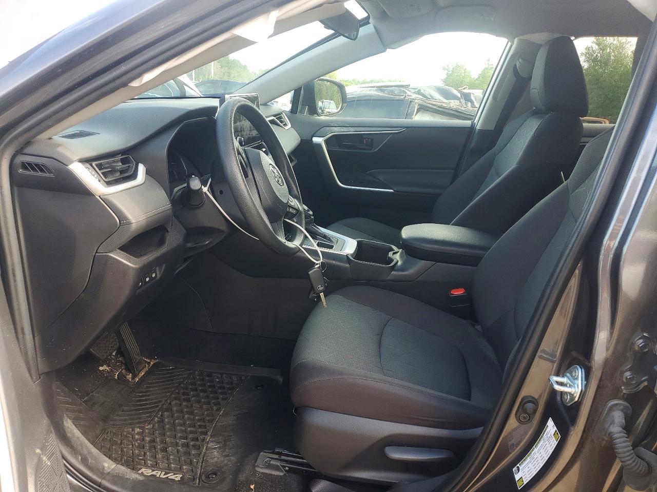 2024 Toyota Rav4 Le Gray vin: 2T3B1RFV2RC418468