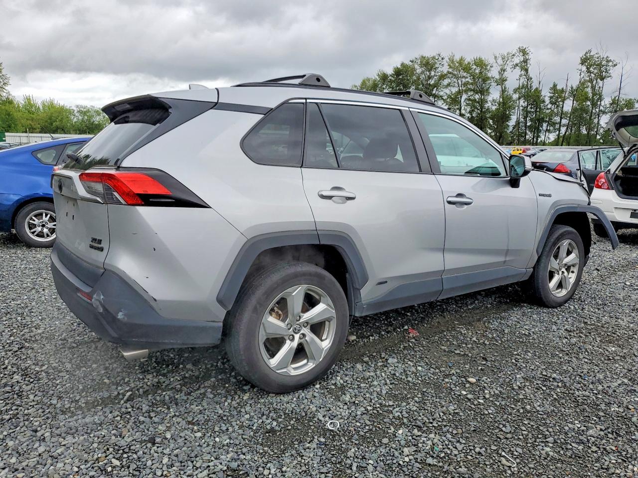 2021 Toyota Rav4 Hybrid Xle Premium Серебряный vin: 2T3B6RFV4MW022891