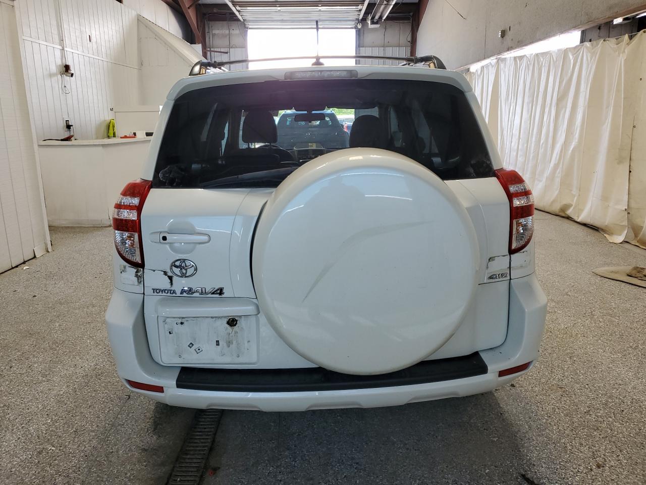 2009 Toyota Rav4 Limited Белый vin: 2T3BF31V29W023615 Damage: Rear Bumper, Chipped, 5