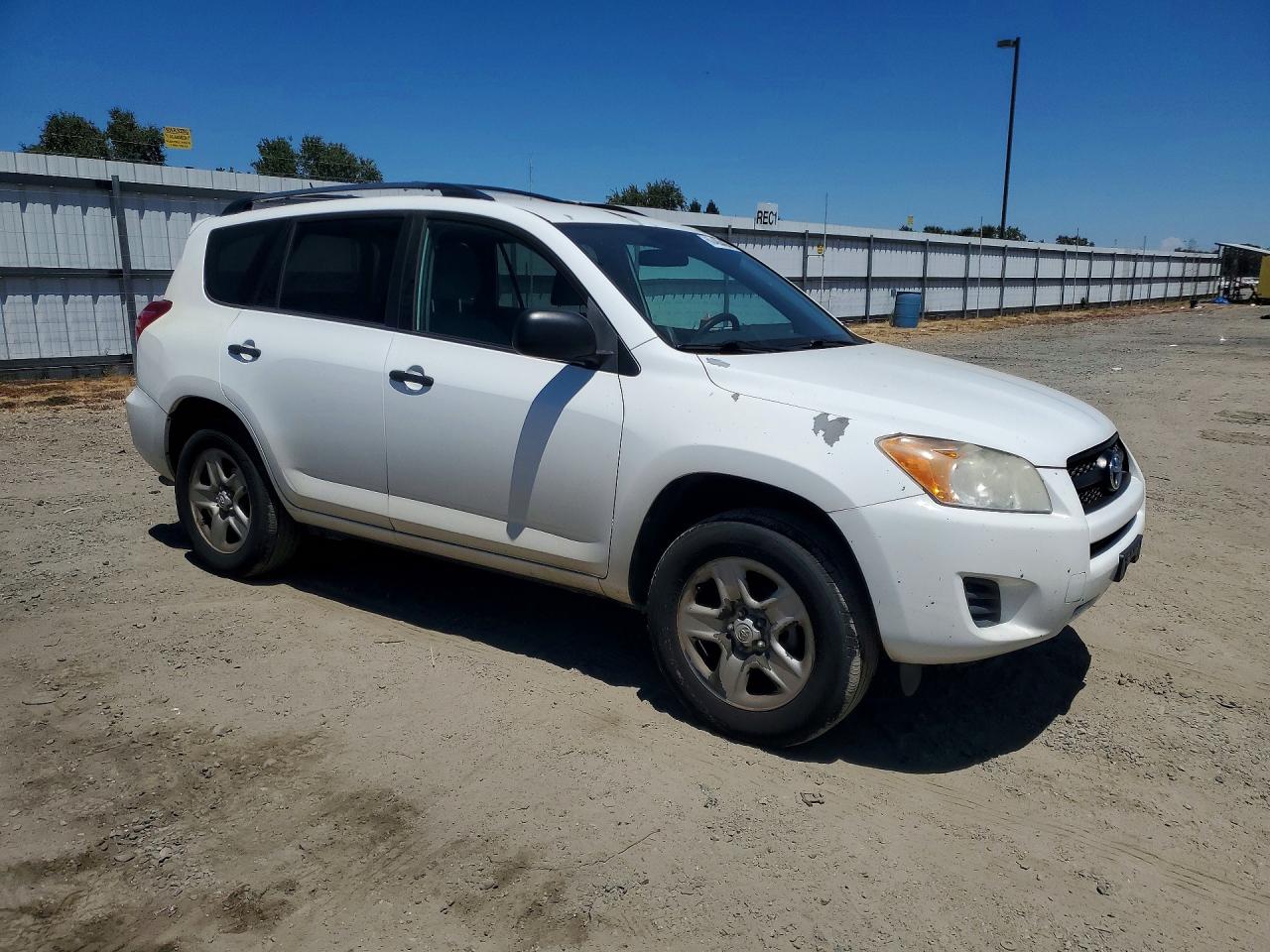 2009 Toyota Rav4 Base White vin: 2T3BF33V59W003596