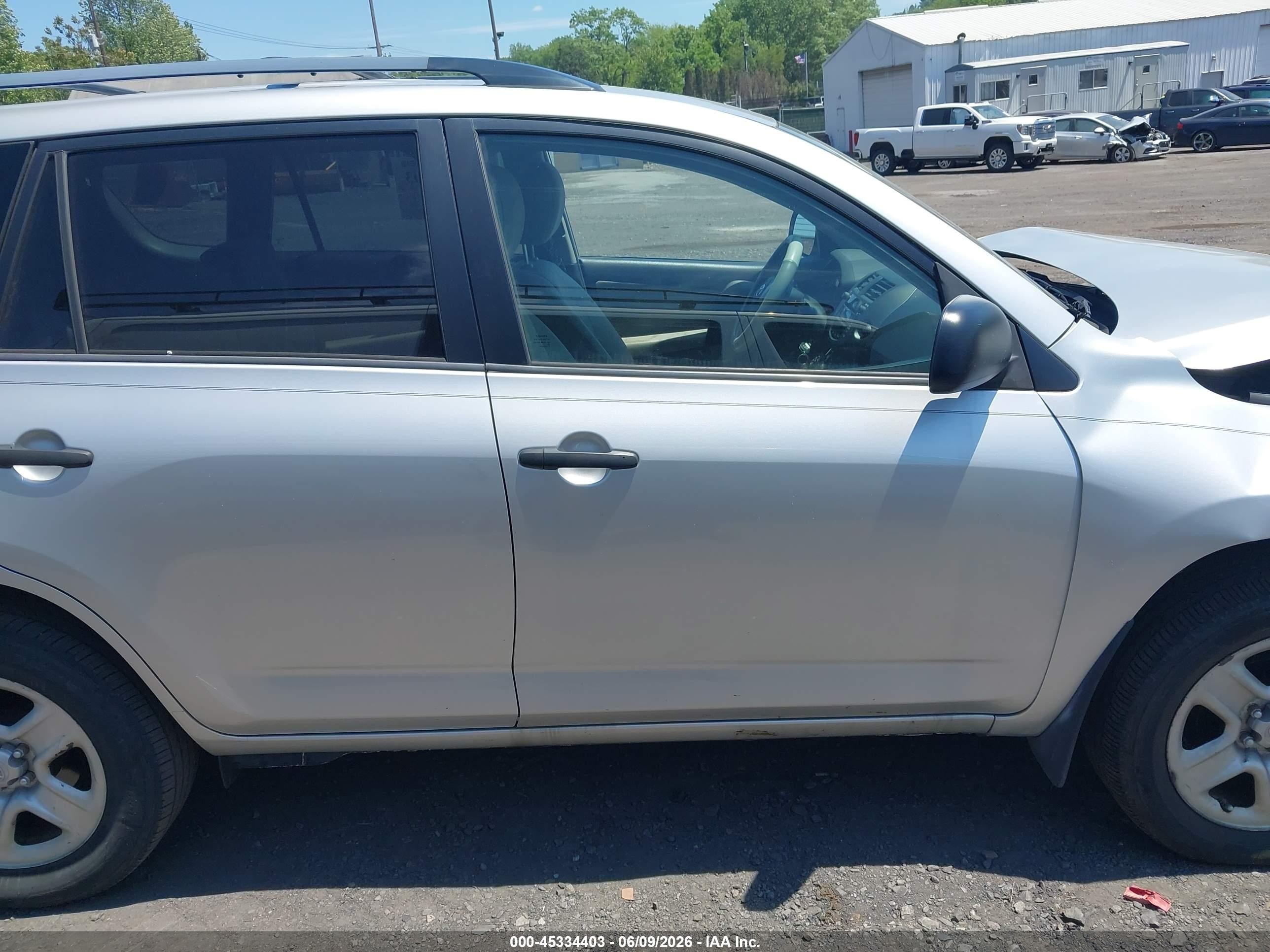 2009 Toyota Rav4   Silver vin: 2T3BF33V59W011441