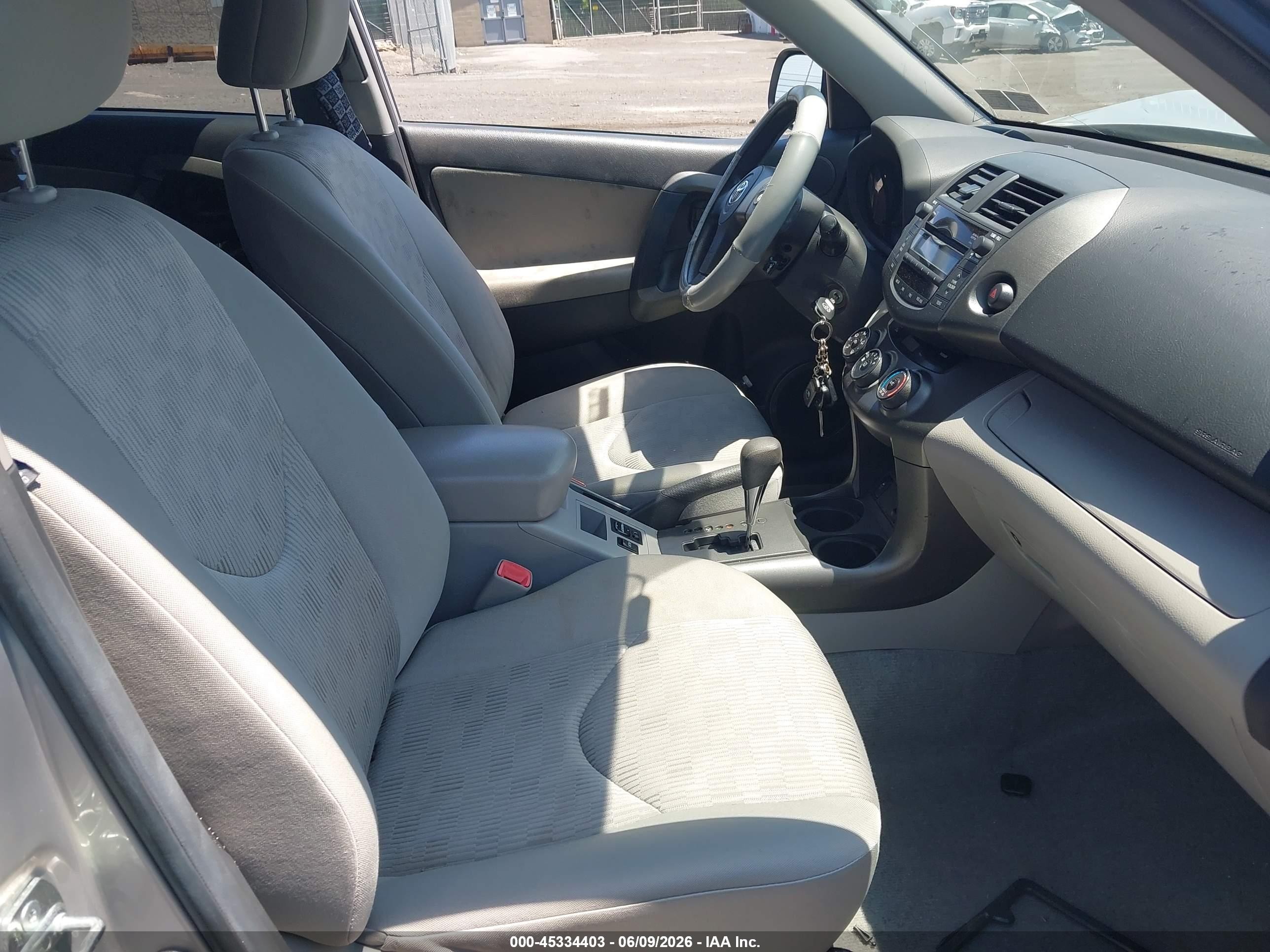 2009 Toyota Rav4   Silver vin: 2T3BF33V59W011441