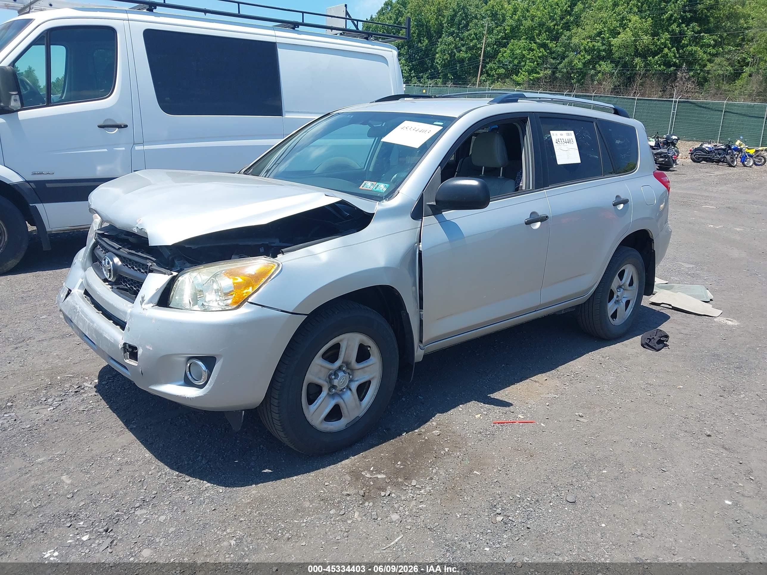 2009 Toyota Rav4   Silver vin: 2T3BF33V59W011441