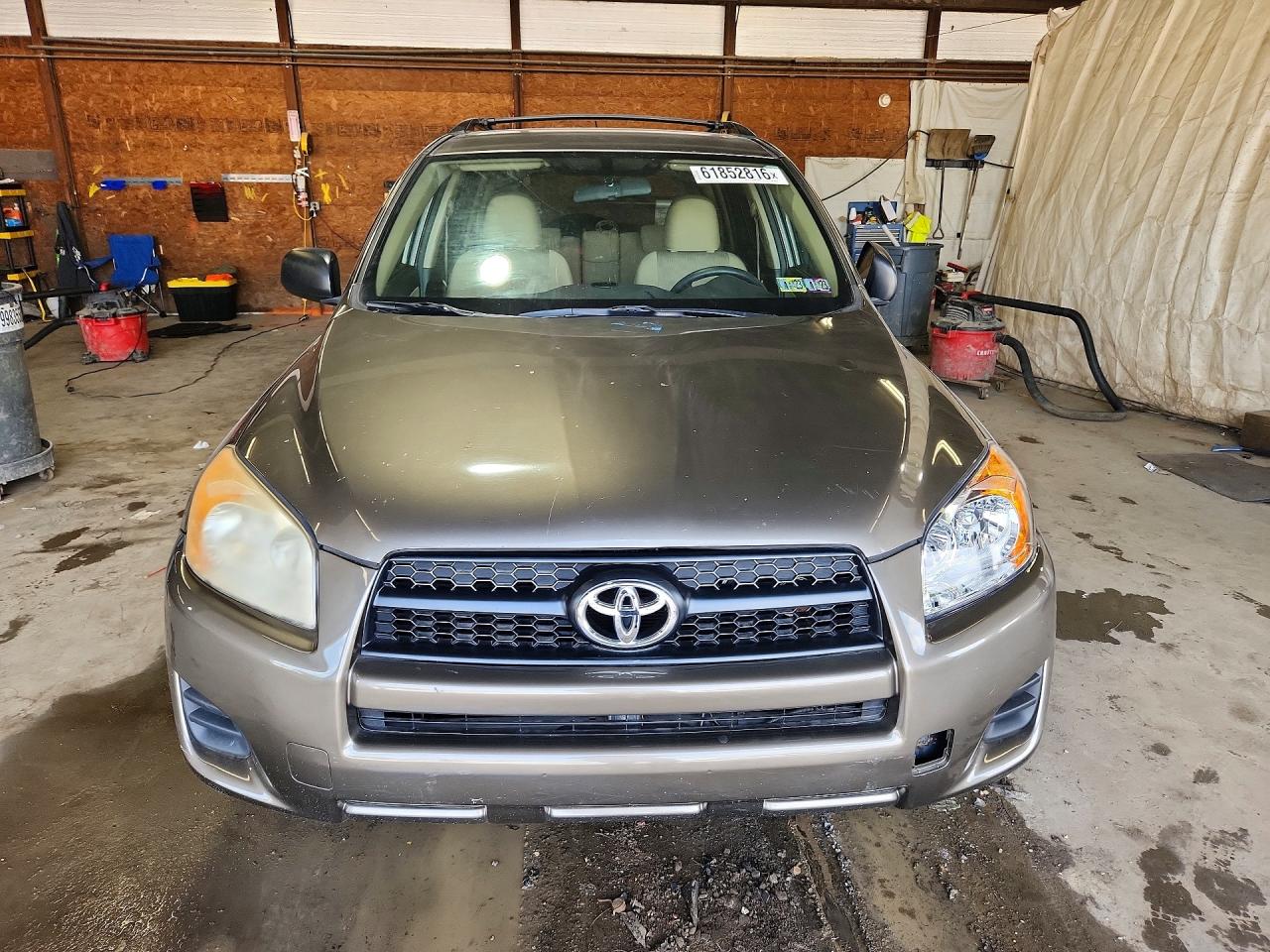 2009 Toyota Rav4 Base Золотой vin: 2T3BF33V89W007402