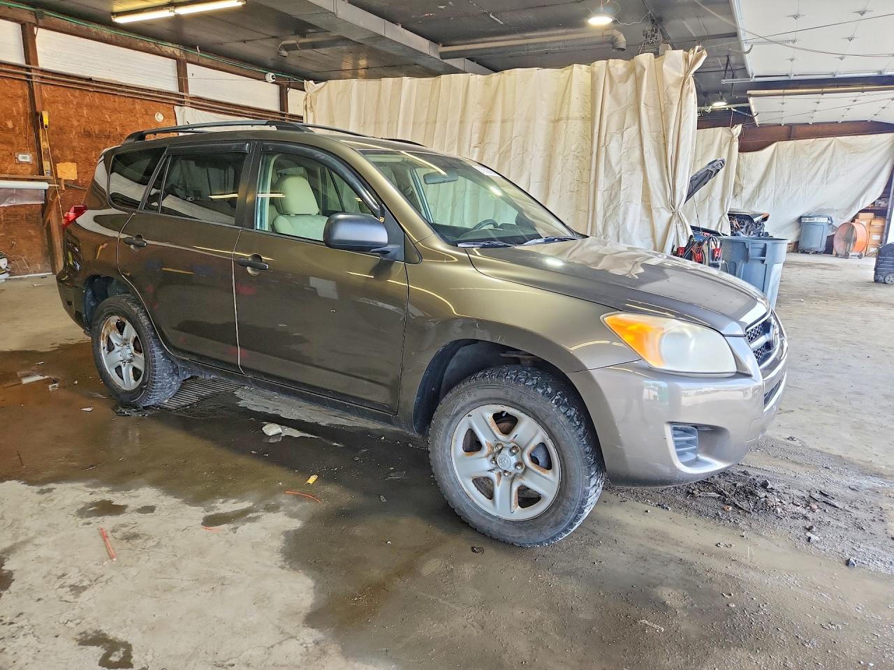 2009 Toyota Rav4 Base Золотой vin: 2T3BF33V89W007402