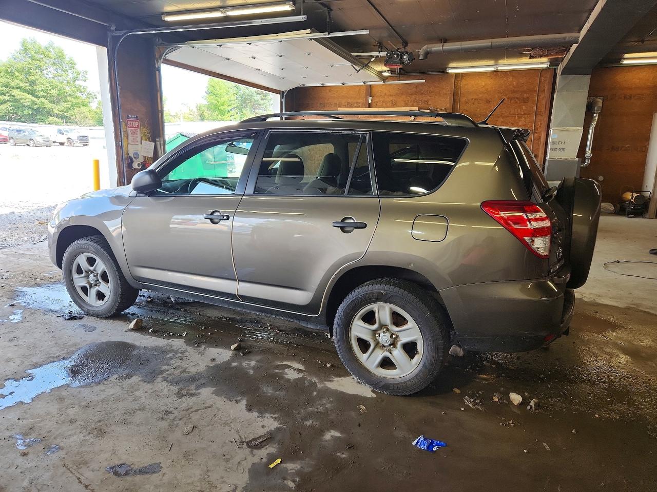 2009 Toyota Rav4 Base Золотой vin: 2T3BF33V89W007402