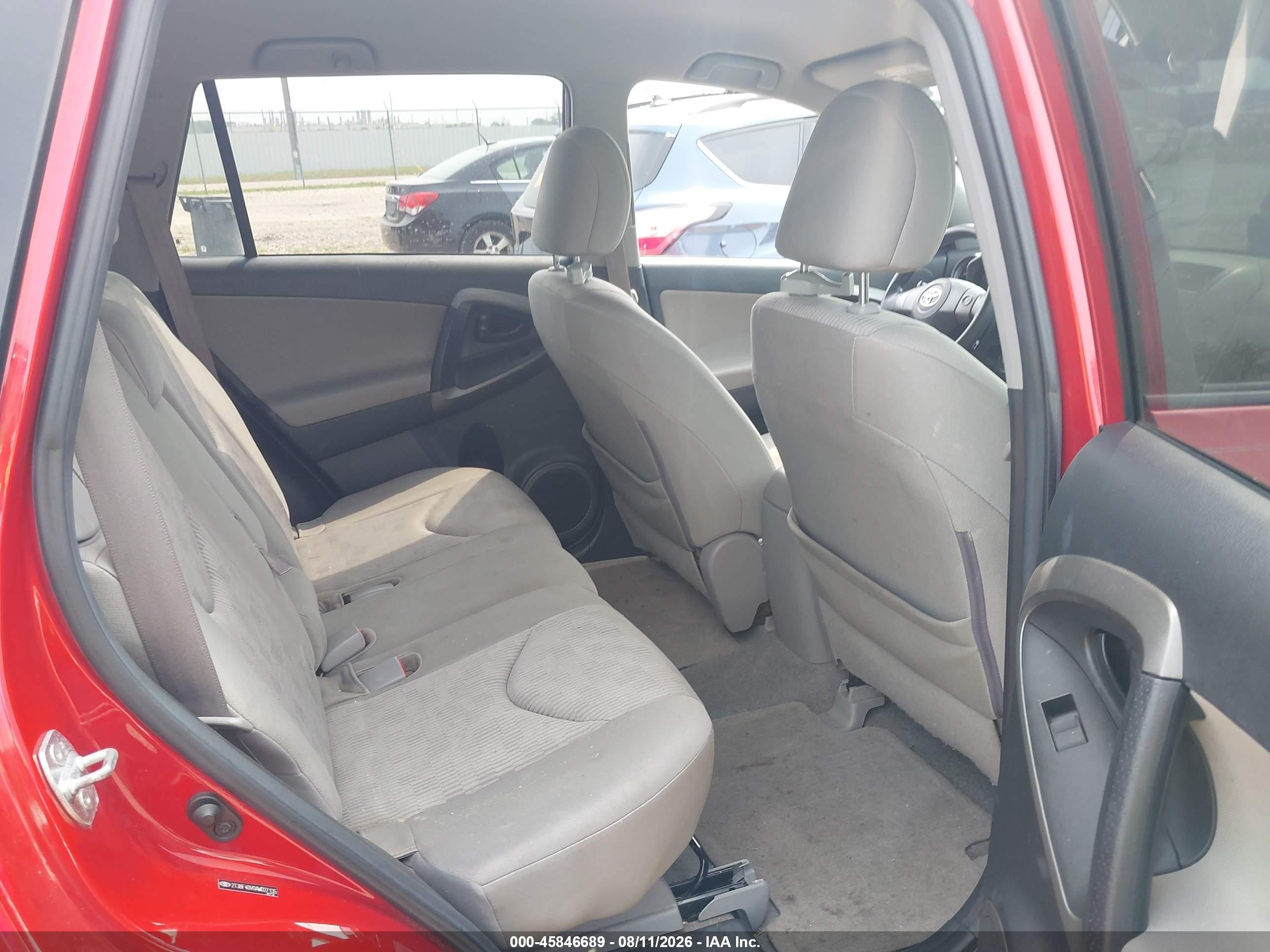 2010 Toyota Rav4   Red vin: 2T3BF4DV0AW027135