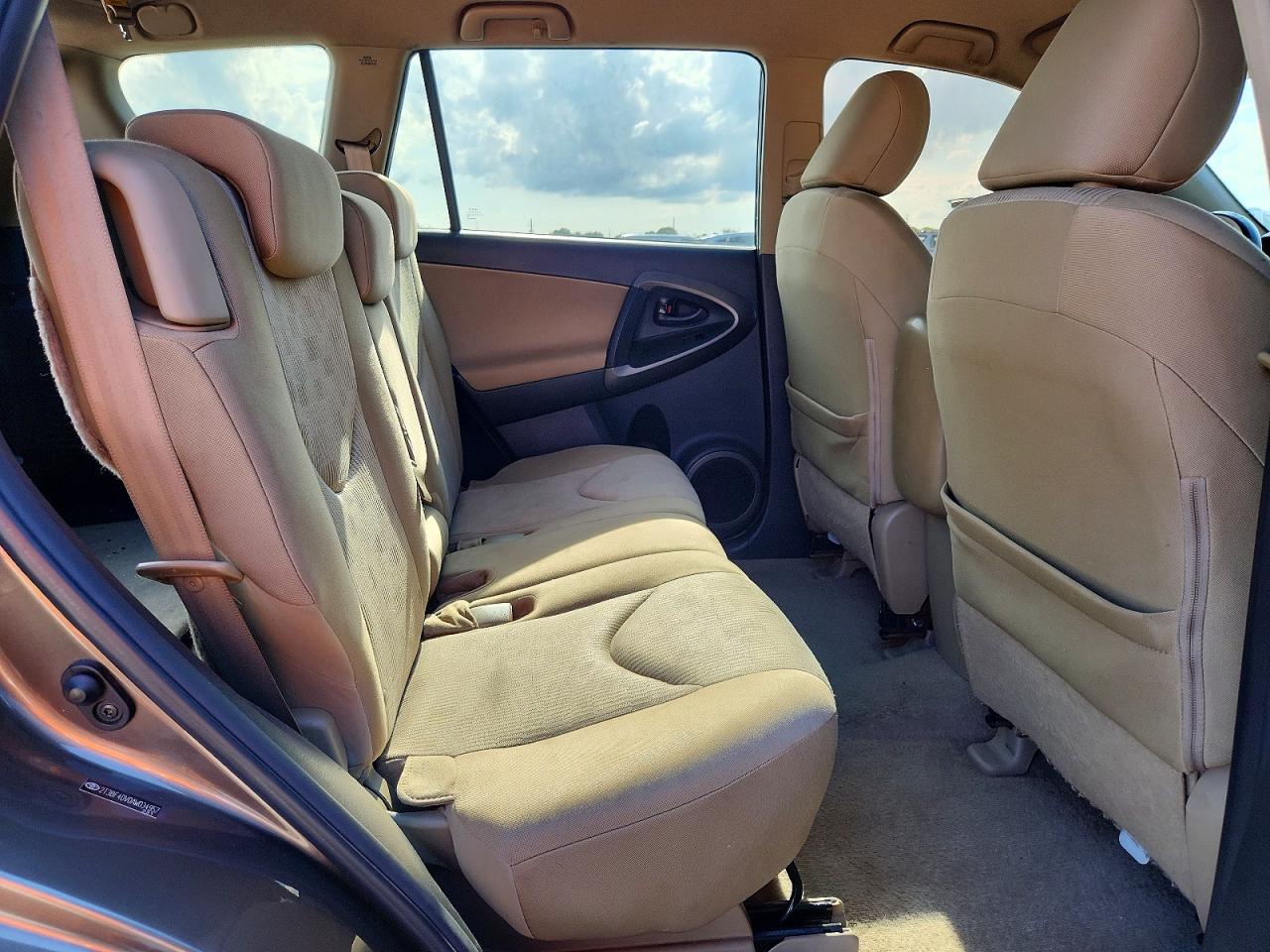 2010 Toyota Rav4 Base Tan vin: 2T3BF4DV0AW034957