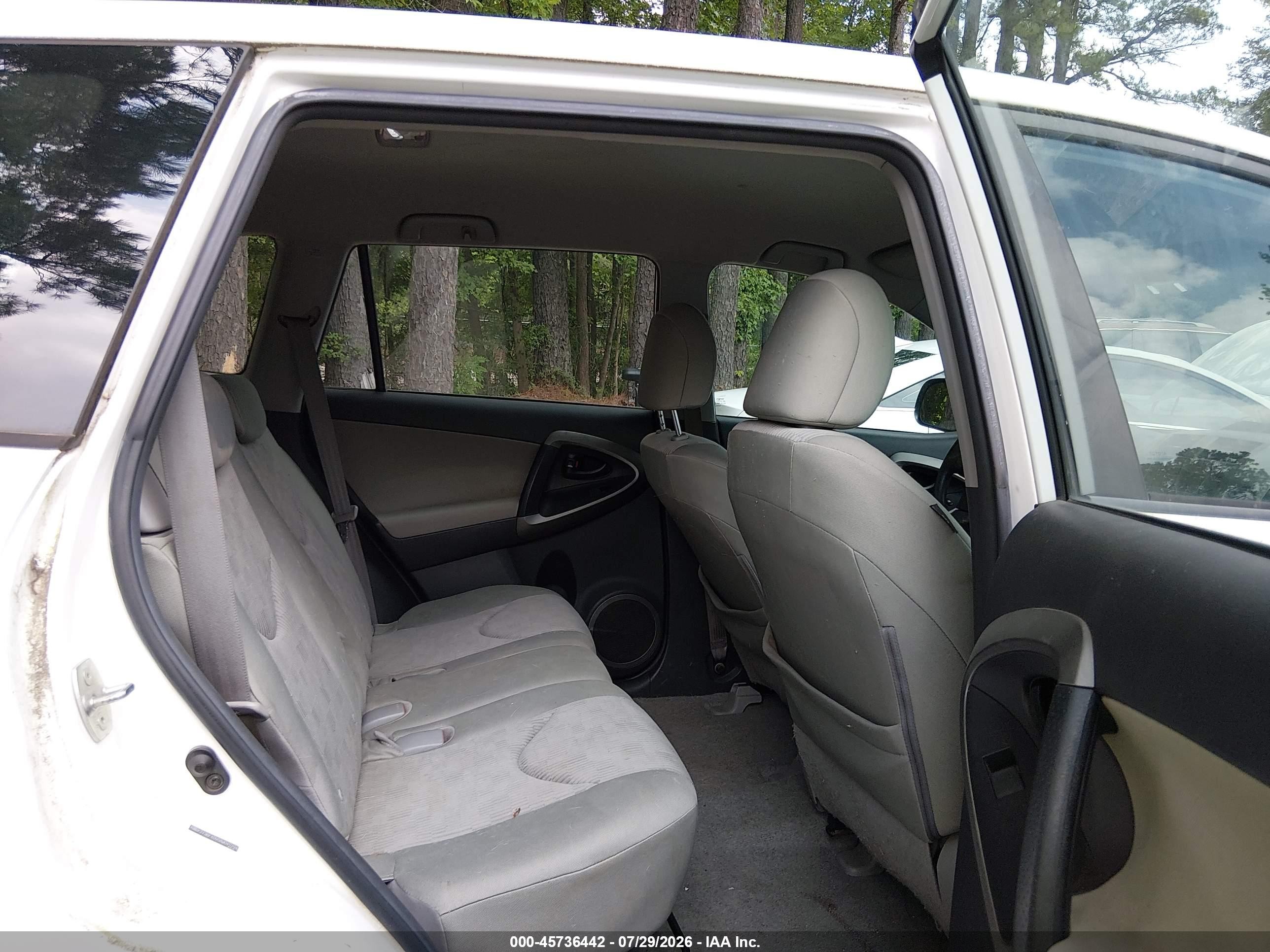 2010 Toyota Rav4   White vin: 2T3BF4DV0AW045294