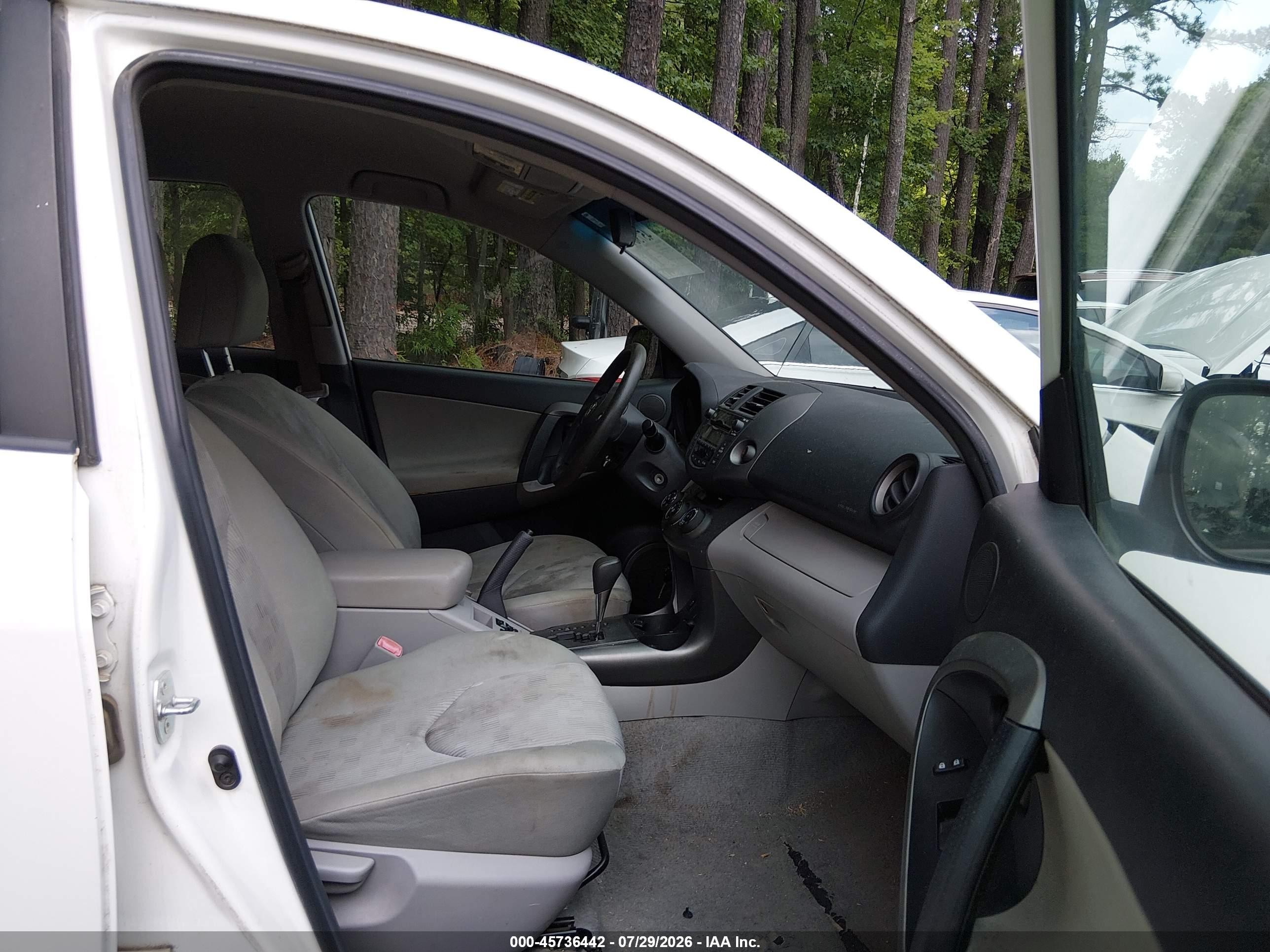 2010 Toyota Rav4   White vin: 2T3BF4DV0AW045294
