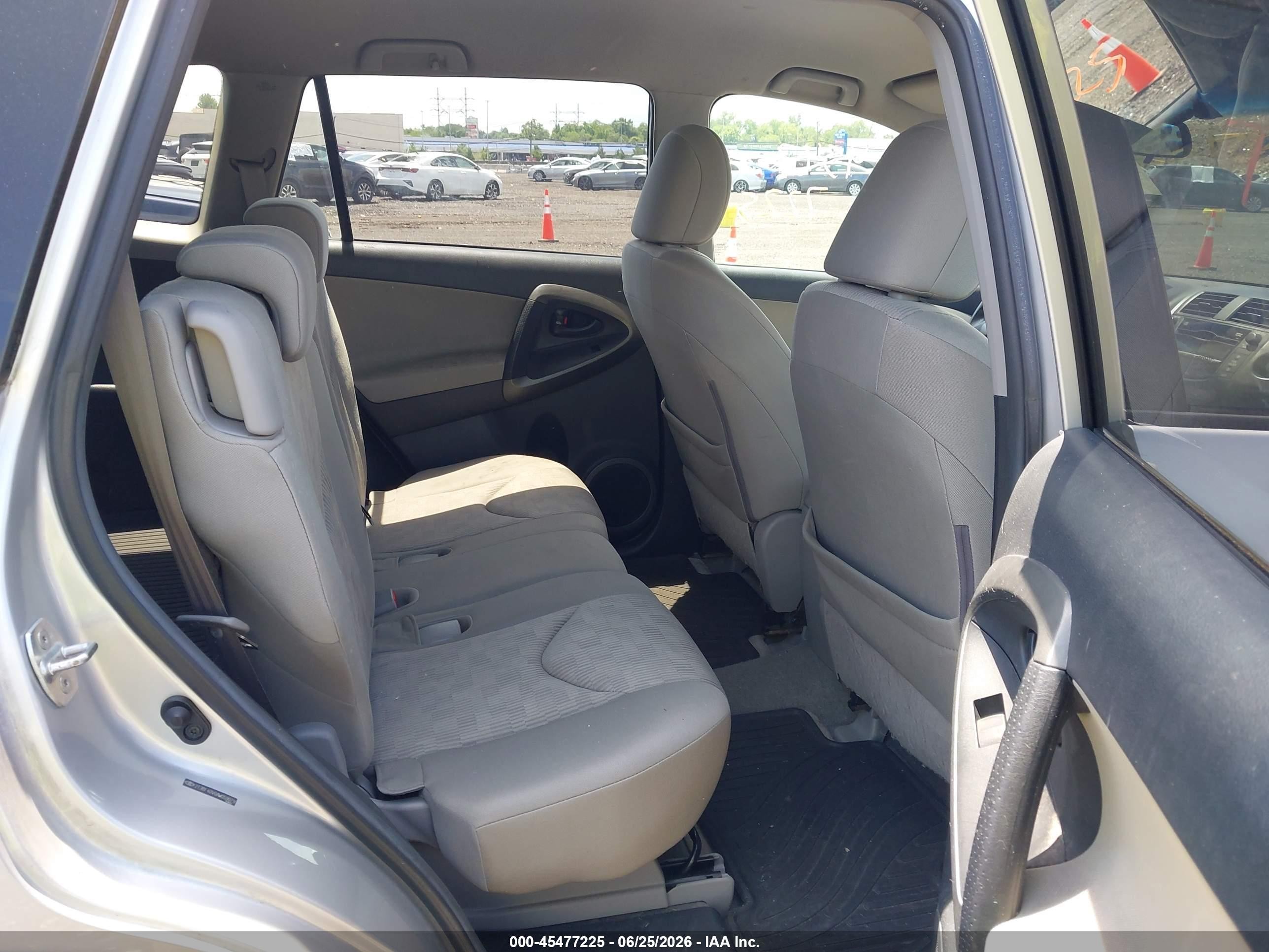 2010 Toyota Rav4   Серебряный vin: 2T3BF4DV0AW059079