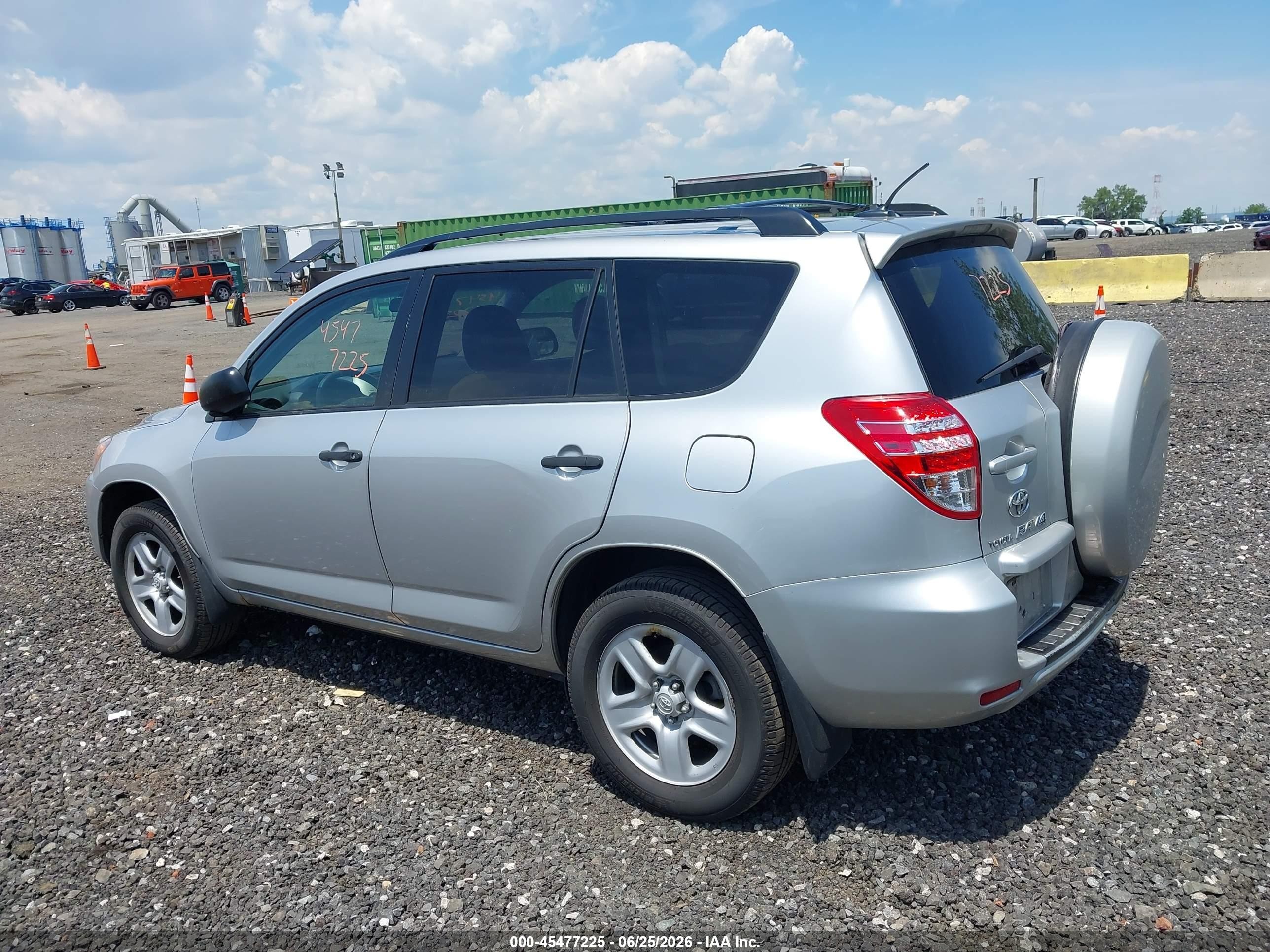 2010 Toyota Rav4   Серебряный vin: 2T3BF4DV0AW059079
