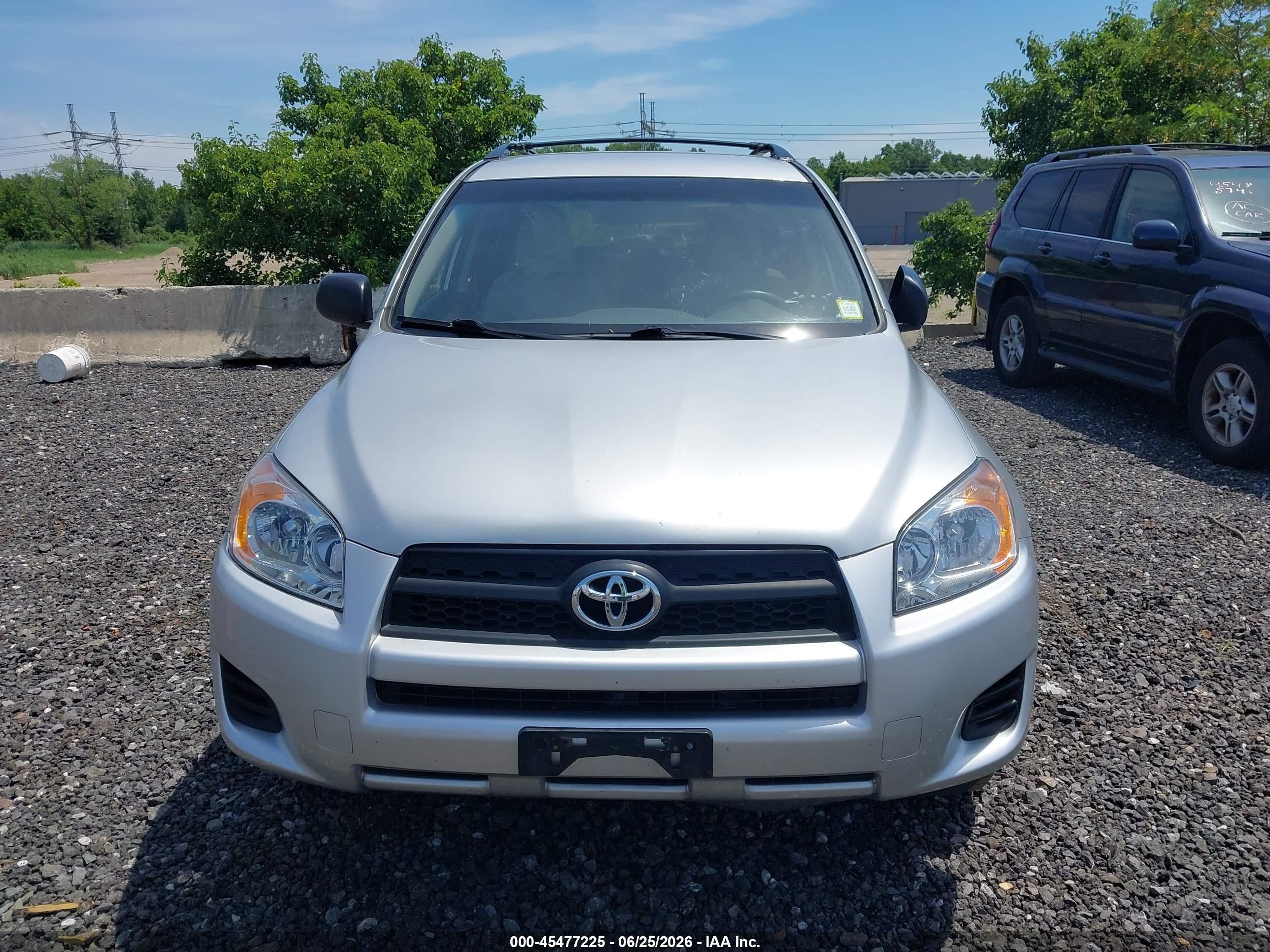2010 Toyota Rav4   Серебряный vin: 2T3BF4DV0AW059079