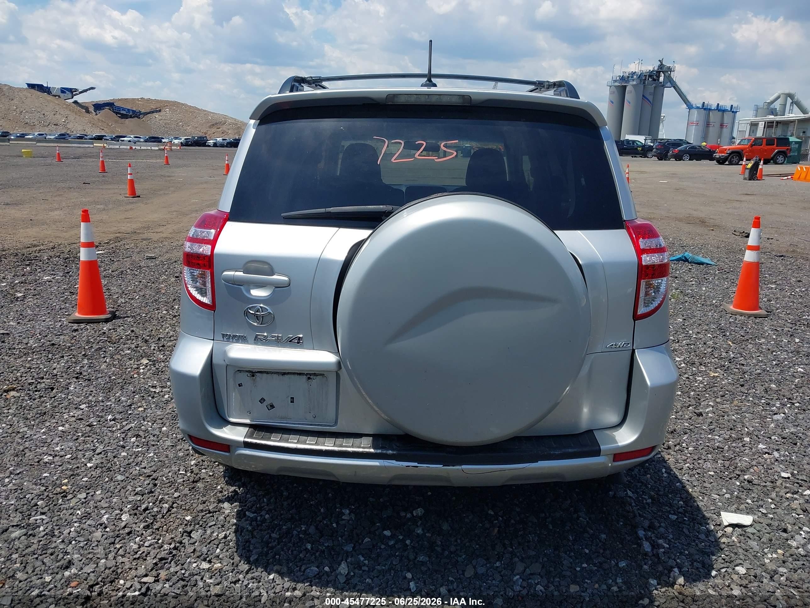 2010 Toyota Rav4   Серебряный vin: 2T3BF4DV0AW059079