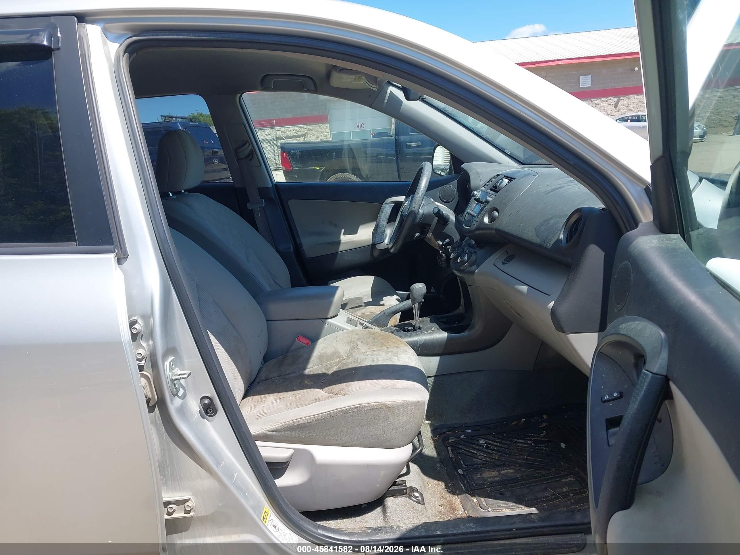 2010 Toyota Rav4   Silver vin: 2T3BF4DV0AW064816