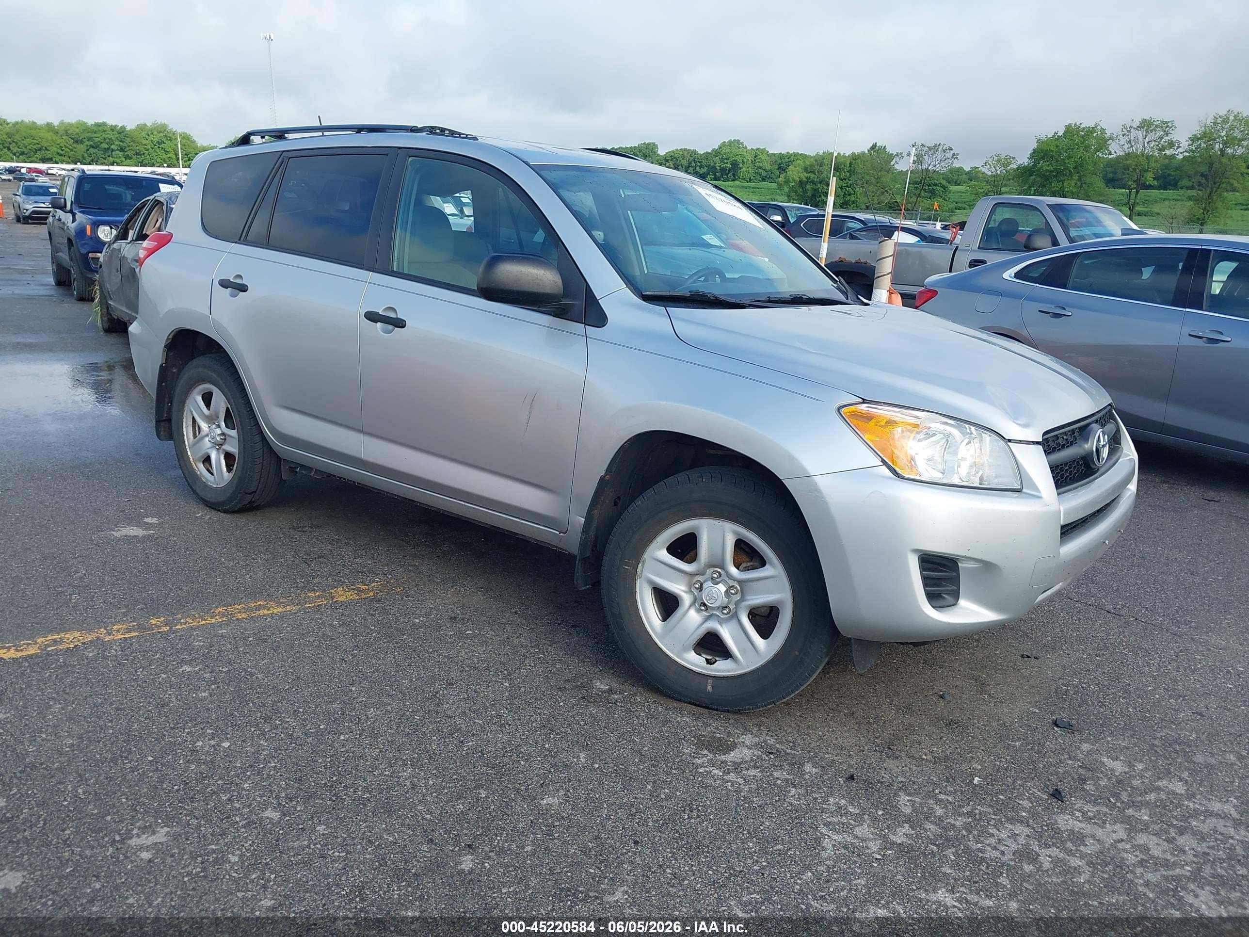 2011 Toyota Rav4   Silver vin: 2T3BF4DV0BW086333
